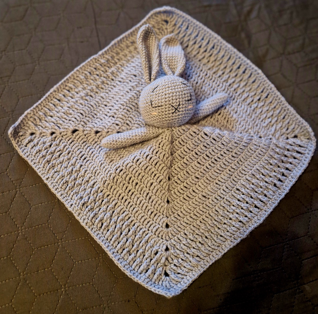 Iepuraș iepuraș - jucării și echipamente pentru copii - jucării bebeluși - pături bebeluși - Artynos.ro