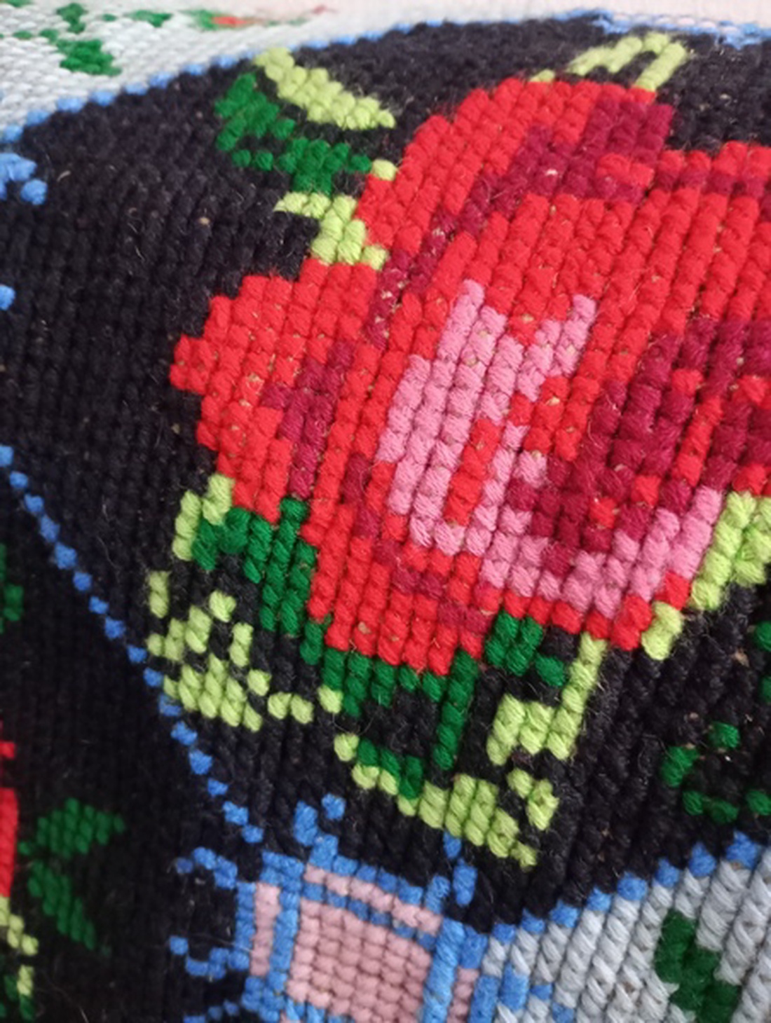 Carpeta traditionala romaneasca - accessorii și unelte - textile - pîslă - Artynos.ro
