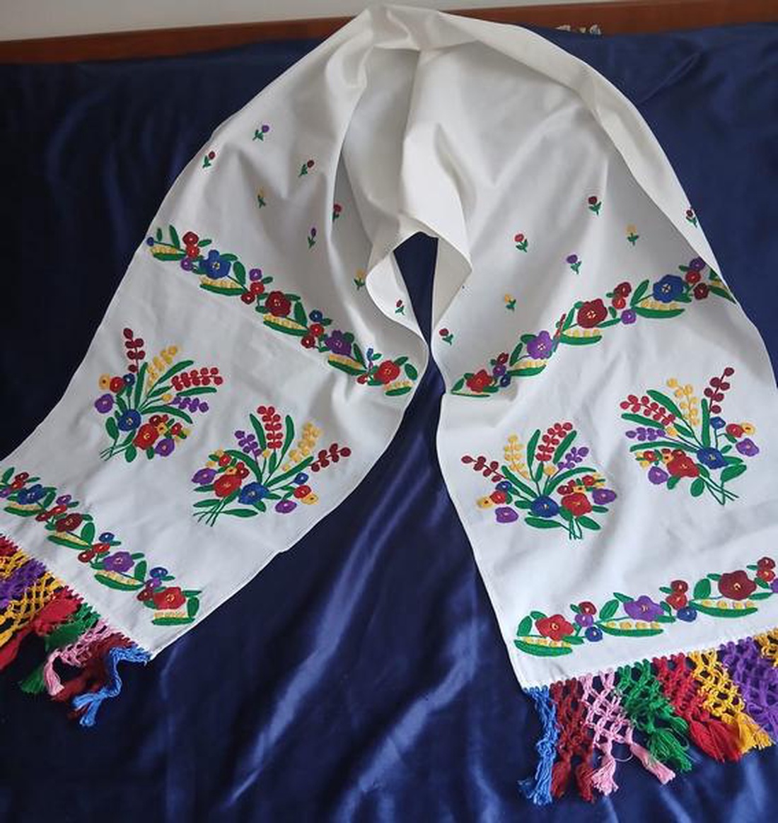 Comori traditionale romanesti. Stergar cusut manual - accessorii și unelte - obiecte de decorare - textil de decorare - Artynos.ro