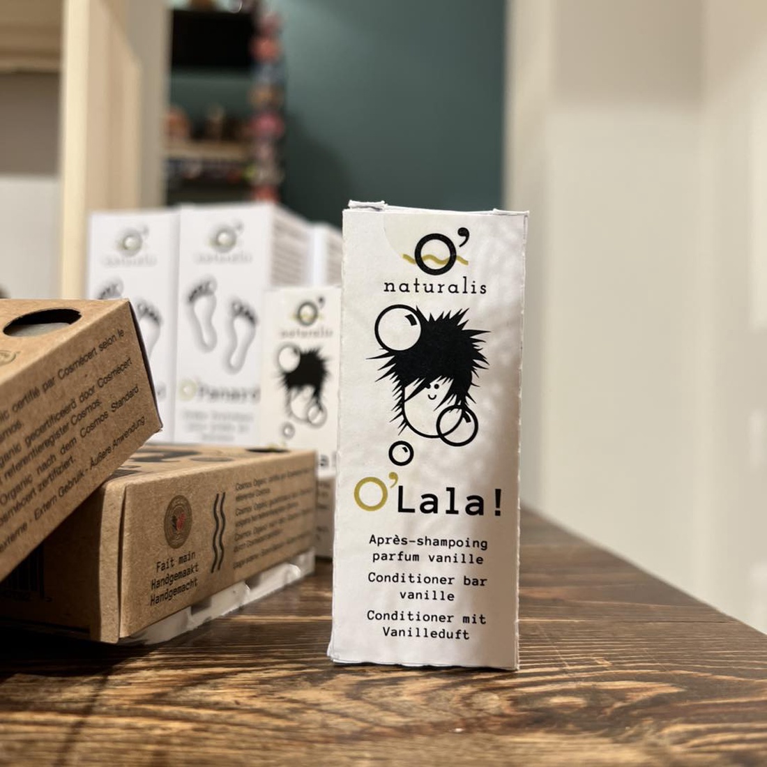OLala! Balsam solid de par cu vanilie, pentru toate tipurile de par, potrivit si pentru femeile insarcinate si copii, O - baie și frumusețe - șampoane naturale - Artynos.ro
