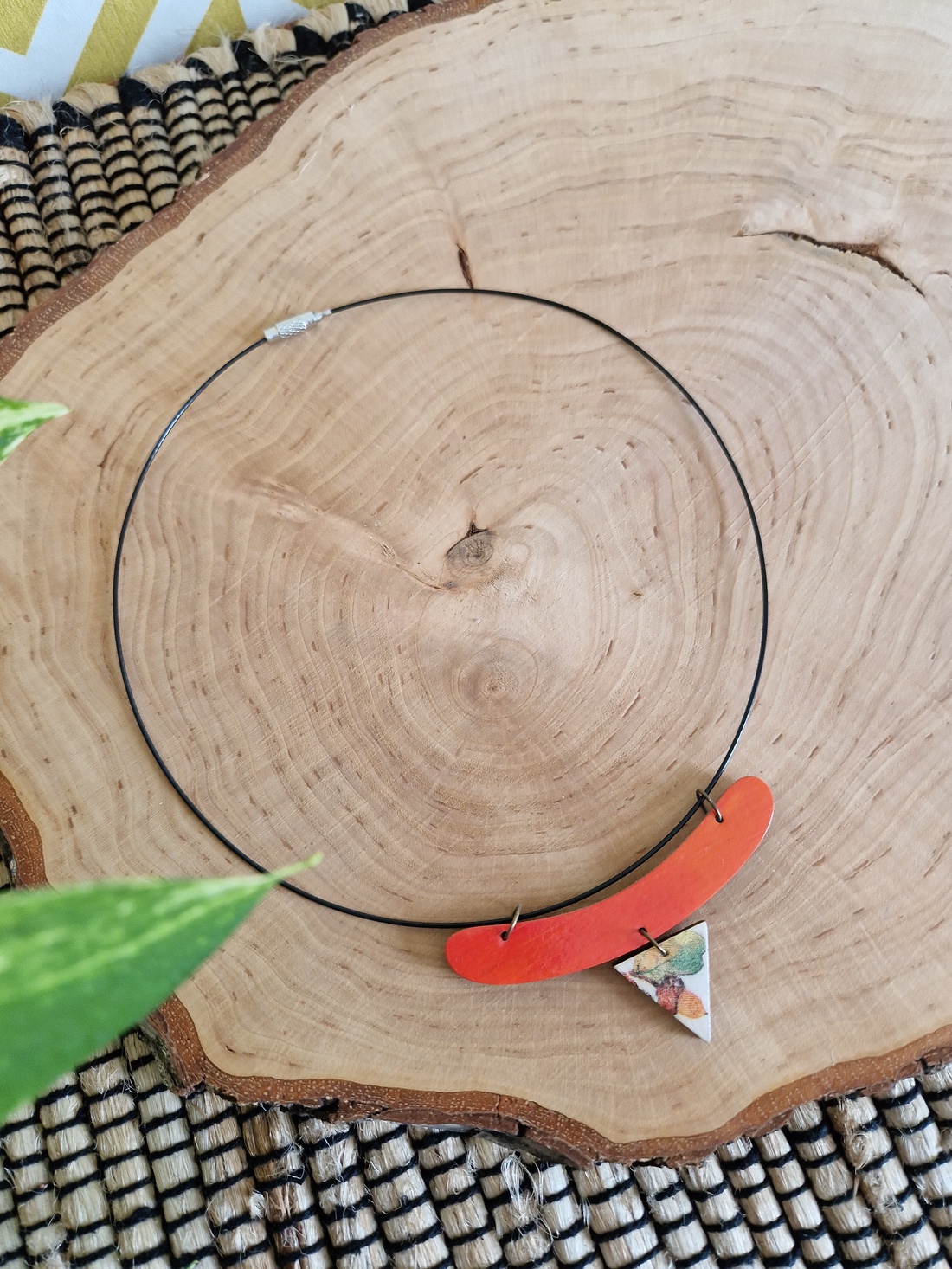 Colier portocaliu - bijuterii - coliere - Artynos.ro