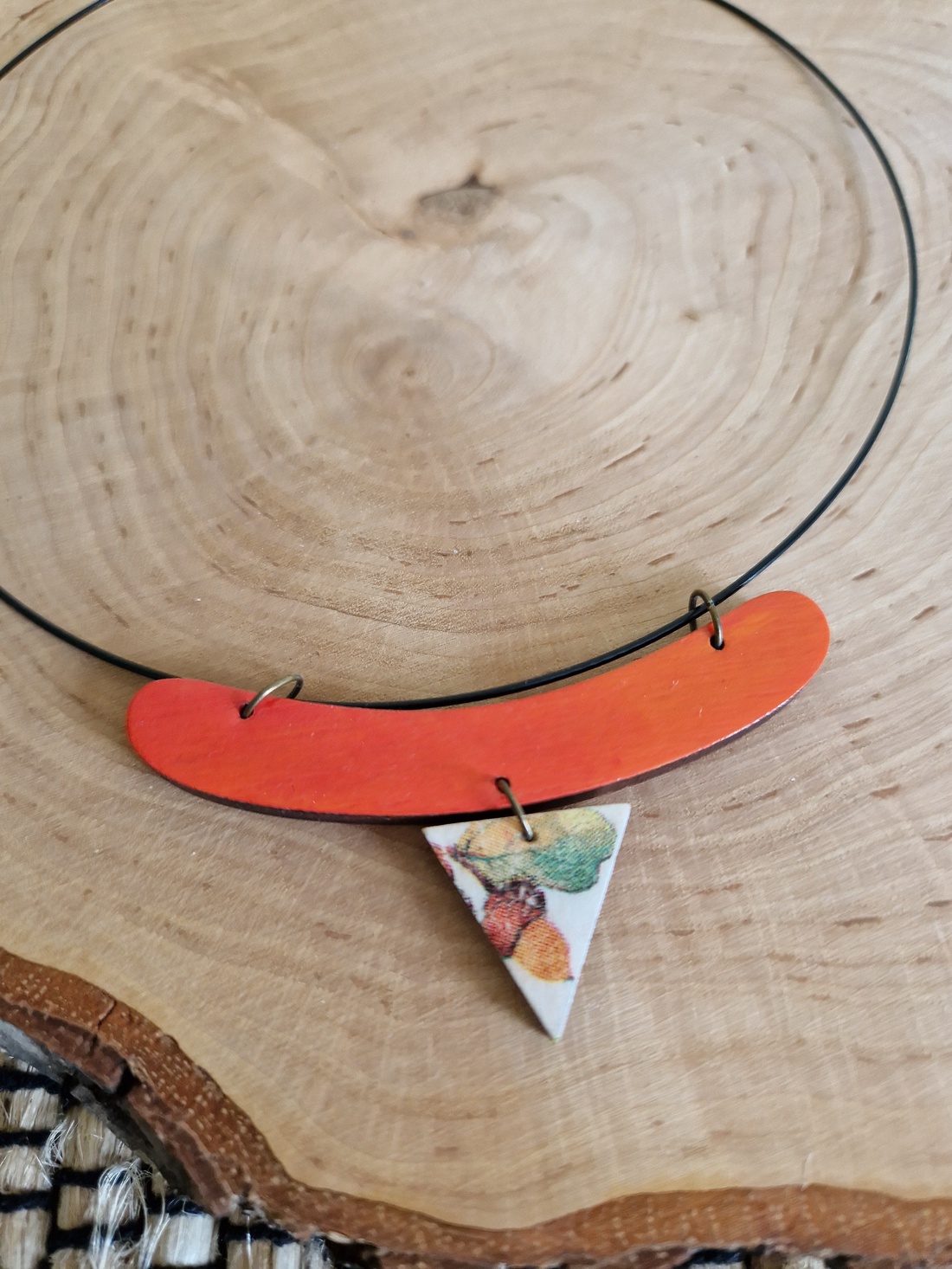 Colier portocaliu - bijuterii - coliere - Artynos.ro