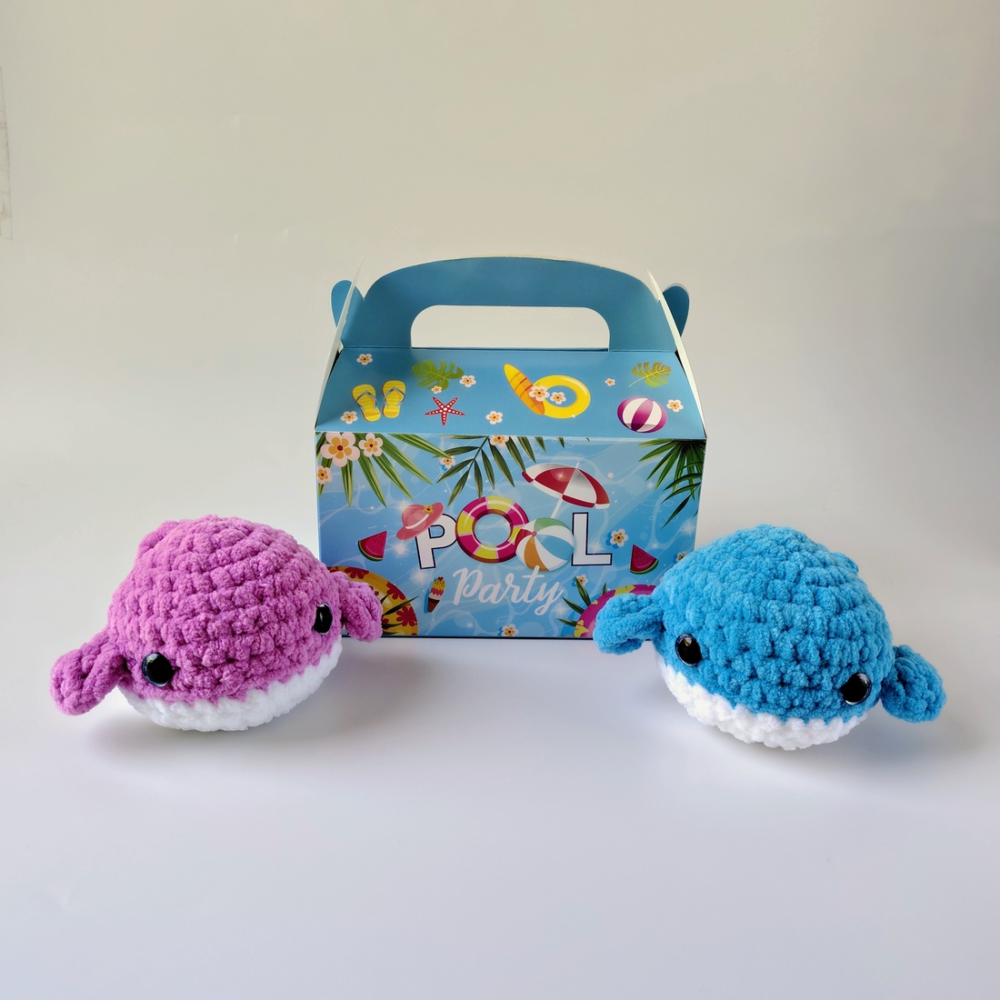 Mystery Box cu balenă croșetată - jucării și echipamente pentru copii - plușuri - cal și ponei de pluș - Artynos.ro Mystery Box cu balenă croșetată - jucării și echipamente pentru copii - plușuri - cal și ponei de pluș - Artynos.ro