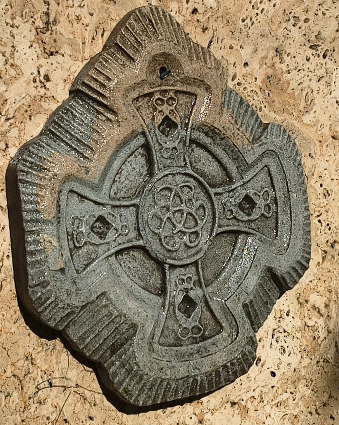 medalion piatra cruce celtica - casă & stil de viață - decorațiuni de casă - decorațiuni de pereți - placă decorativă - Artynos.ro