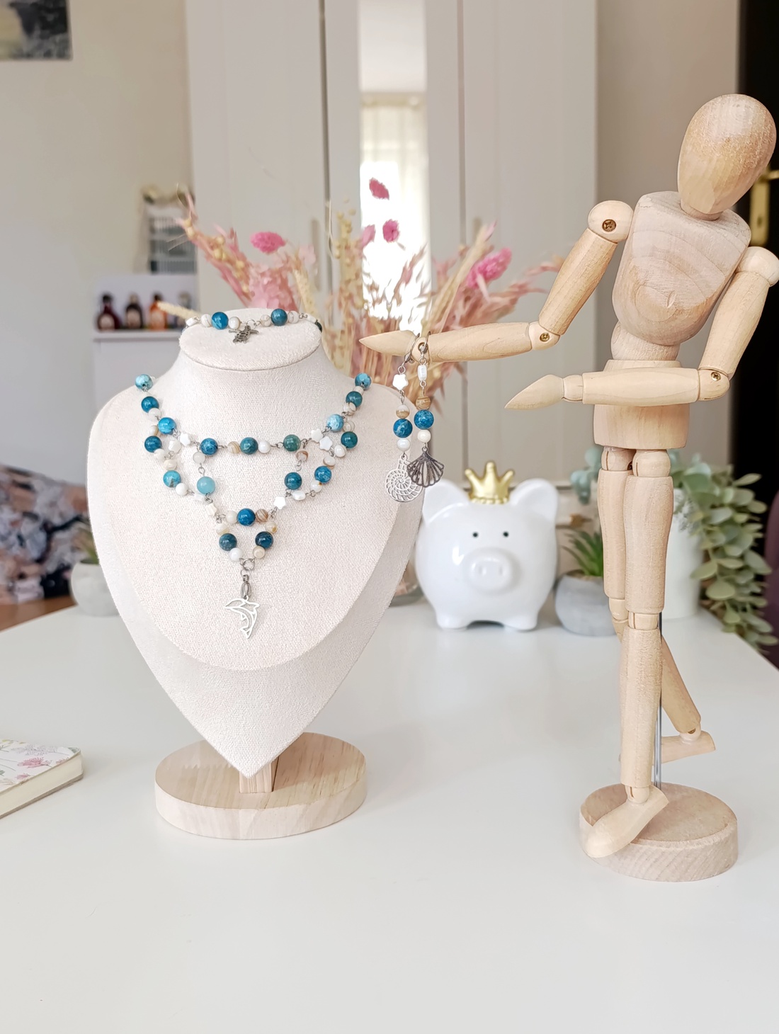 Seafoam � Set bijuterii unicat din apatit și sidef � colier, cercei și brățară - bijuterii - seturi de bijuterii - Artynos.ro