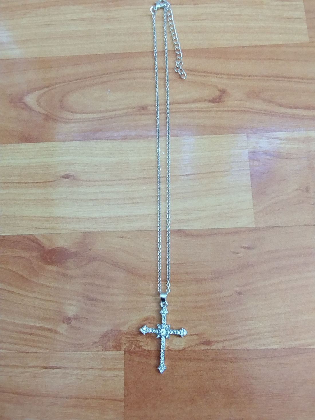 Colier cruce cu cristale  - bijuterii - coliere - coliere cu pandative - Artynos.ro