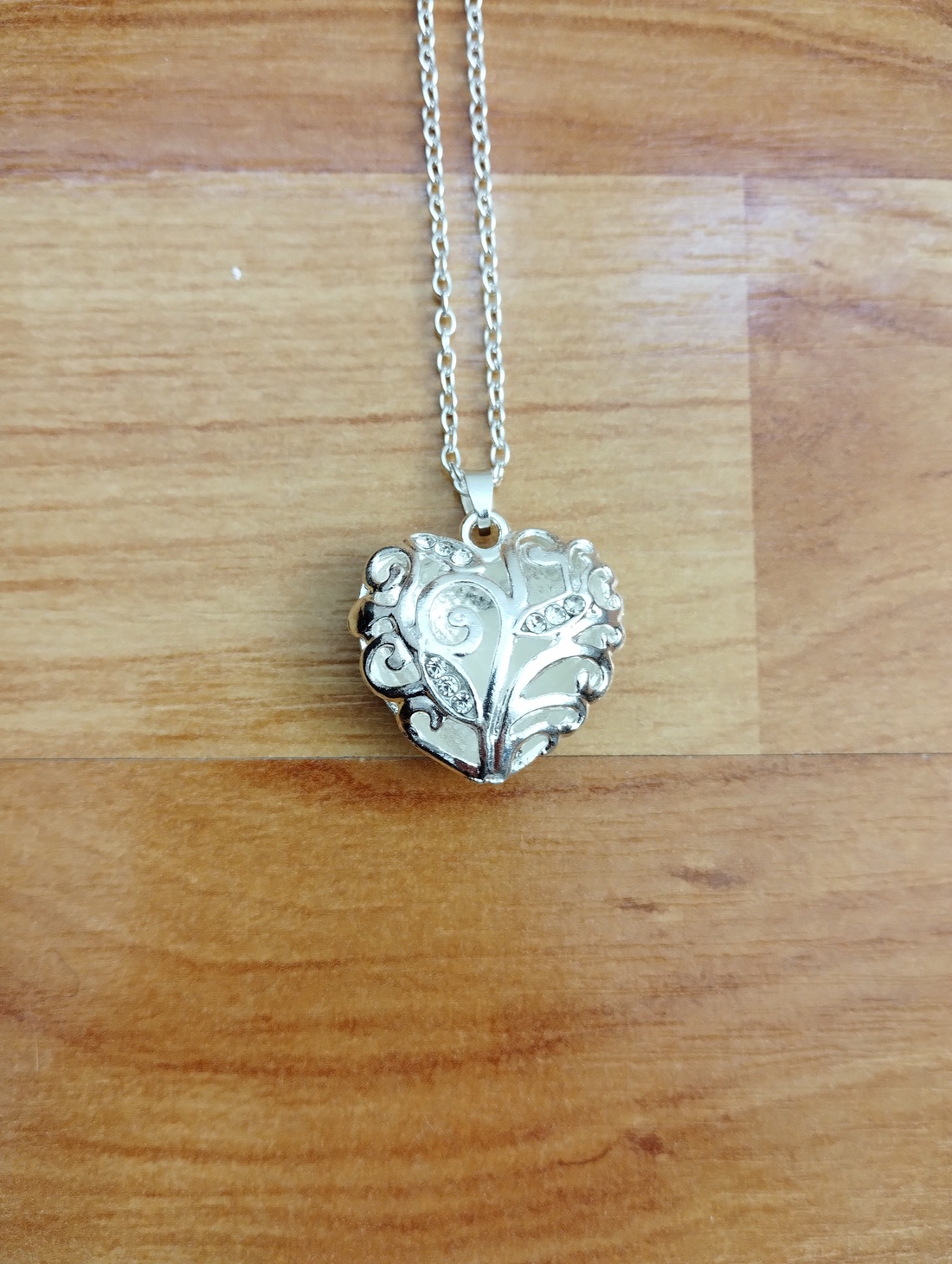 Colier inimă fosforescentă - bijuterii - coliere - coliere cu pandative - Artynos.ro