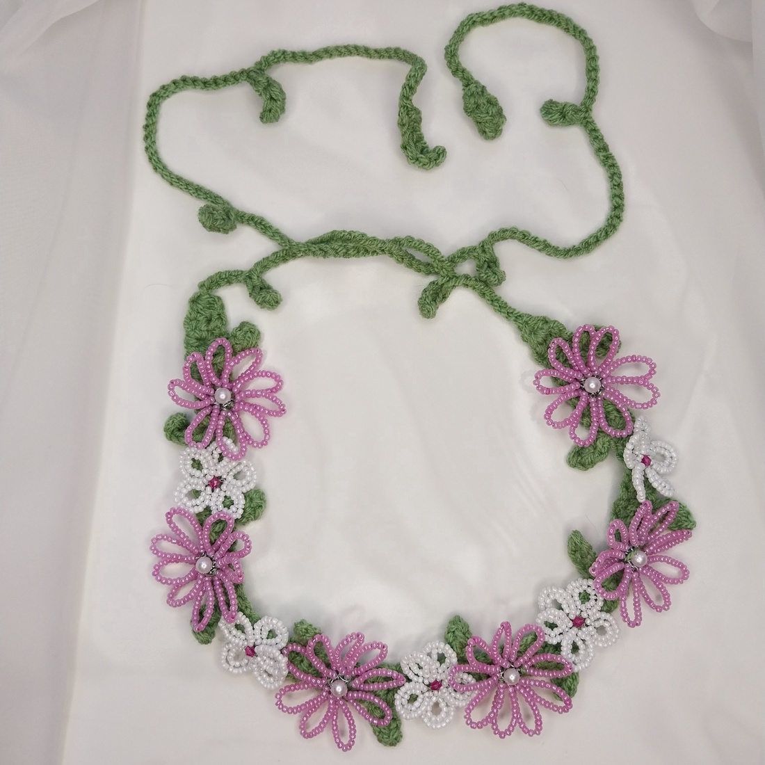 Coroniță cu flori din mărgele - îmbrăcăminte și modă - accesorii păr - bandă de păr și agrafe păr - Artynos.ro Coroniță cu flori din mărgele - îmbrăcăminte și modă - accesorii păr - bandă de păr și agrafe păr - Artynos.ro