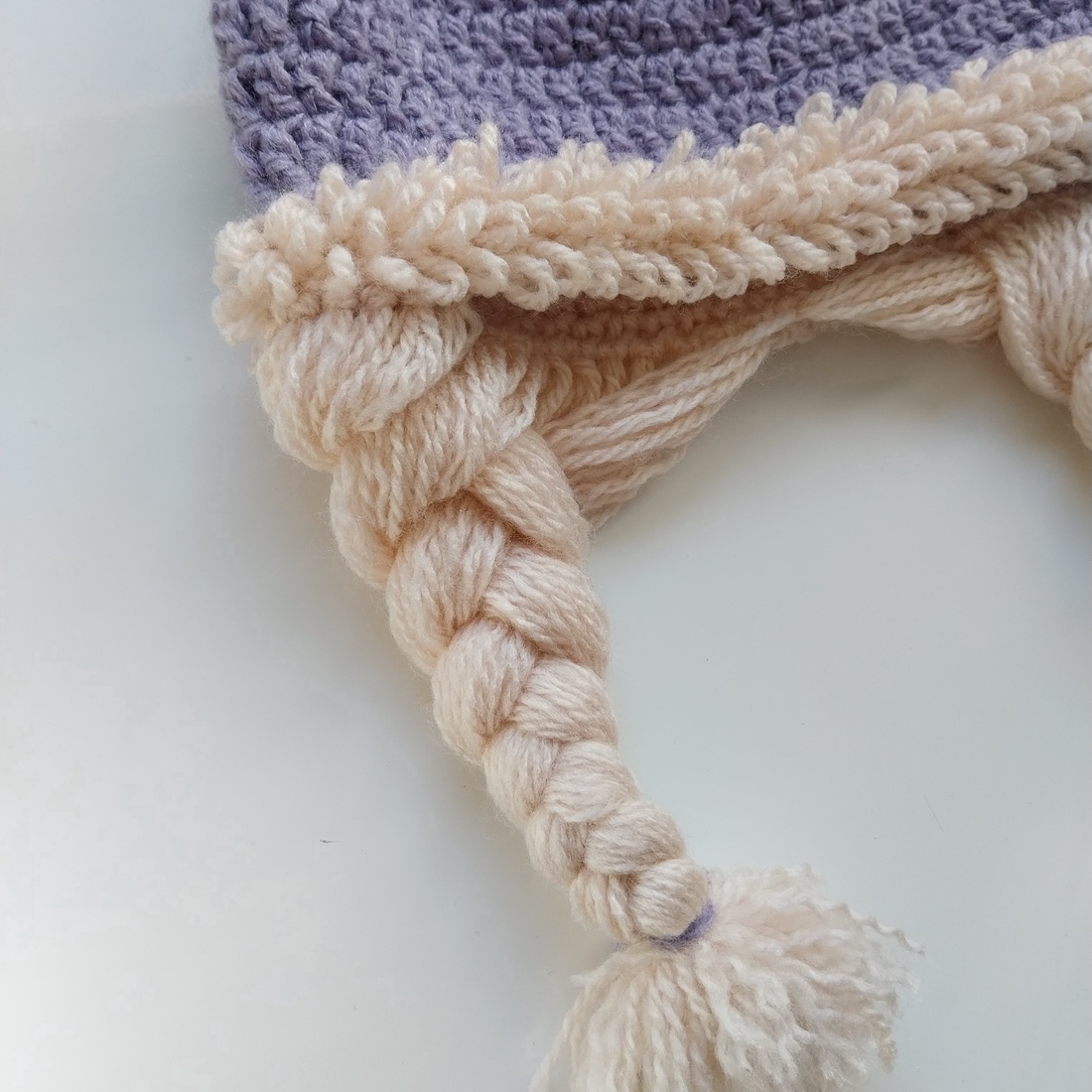 Căciulă cu codite - îmbrăcăminte și modă - haine bebeluși și copii - pălărie bebeluși - Artynos.ro Căciulă cu codite - îmbrăcăminte și modă - haine bebeluși și copii - pălărie bebeluși - Artynos.ro