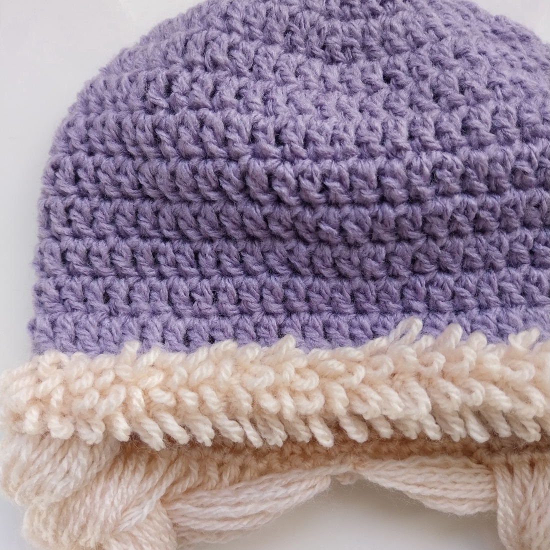 Căciulă cu codite - îmbrăcăminte și modă - haine bebeluși și copii - pălărie bebeluși - Artynos.ro Căciulă cu codite - îmbrăcăminte și modă - haine bebeluși și copii - pălărie bebeluși - Artynos.ro