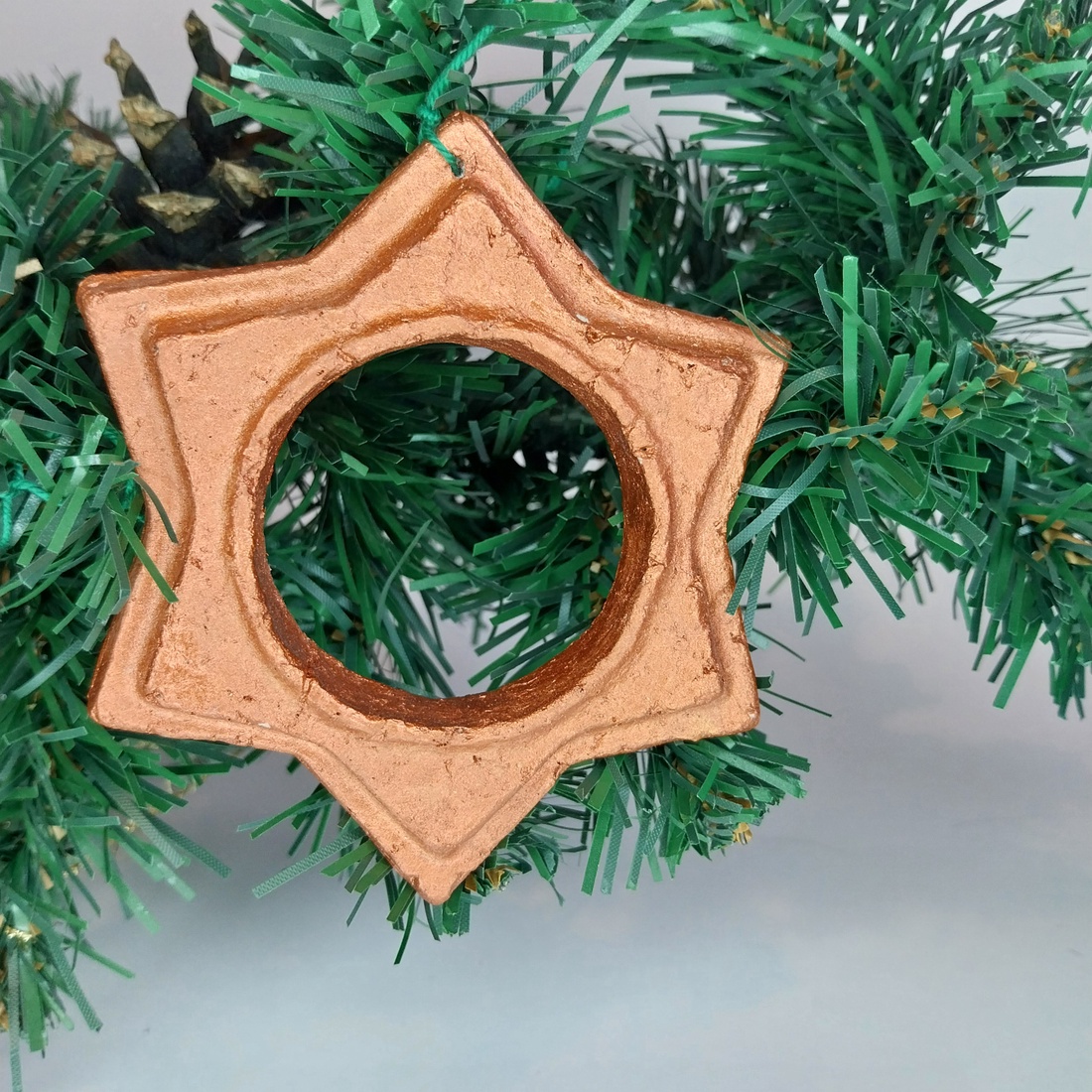 Glob de Crăciun,Steluță pentru brad din papier-mâché  handmade, eco-friendly - crăciun - decorațiuni de crăciun de casă - globuri de crăciun - Artynos.ro