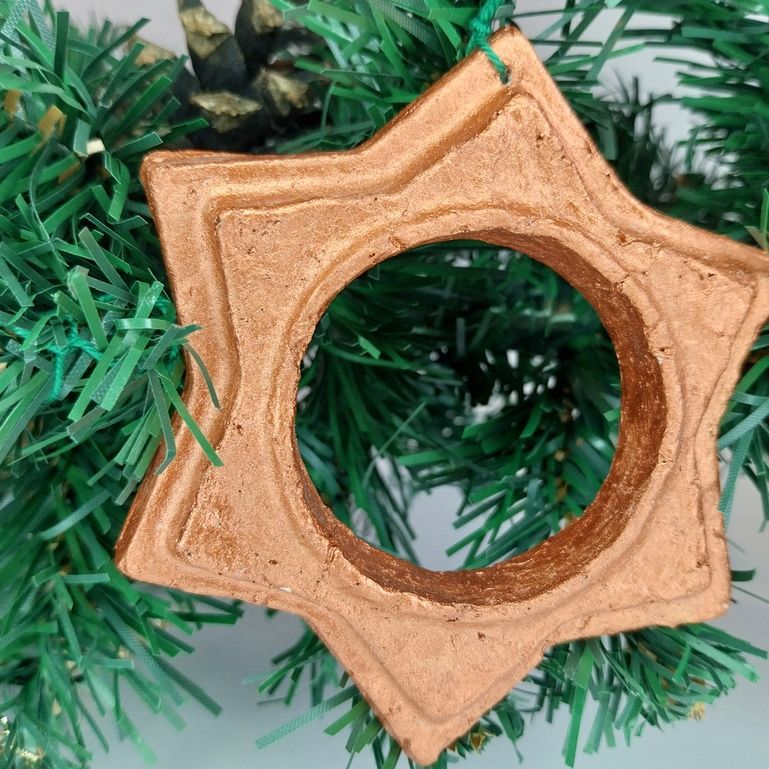 Glob de Crăciun,Steluță pentru brad din papier-mâché  handmade, eco-friendly - crăciun - decorațiuni de crăciun de casă - globuri de crăciun - Artynos.ro