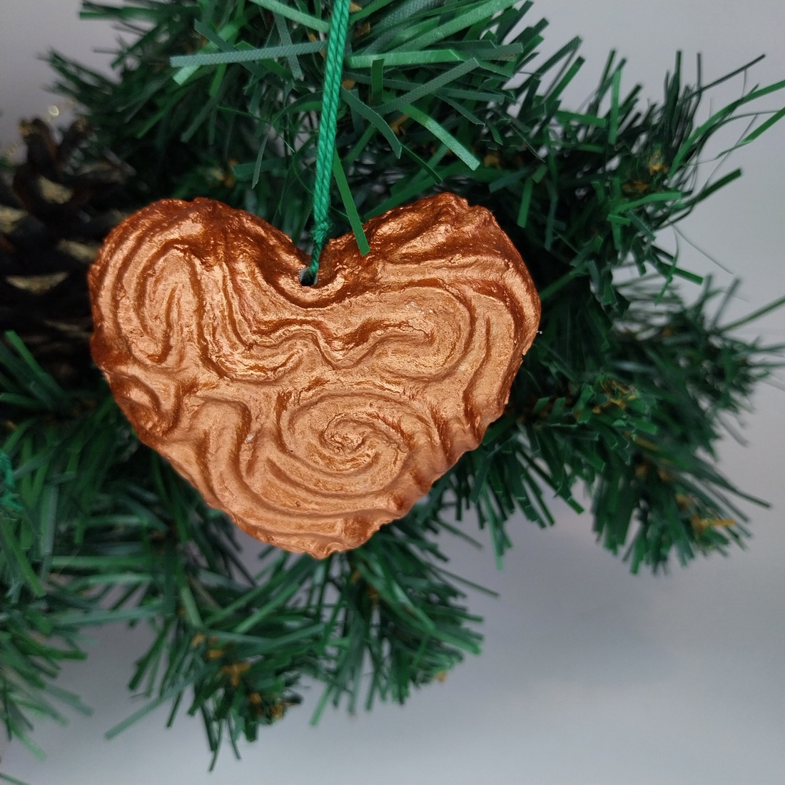 Set Globuri de Craciun,Inimioare pentru brad din papier-mâché  handmade, eco-friendly - crăciun - decorațiuni de crăciun de casă - globuri de crăciun - Artynos.ro