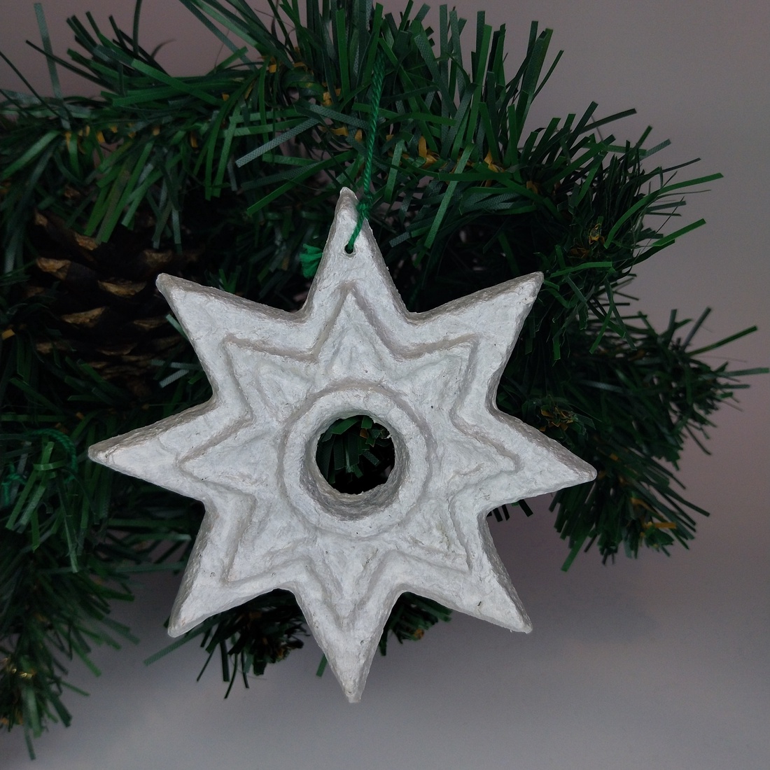 Glob de Crăciun,Steluță pentru brad din papier-mâché  handmade, eco-friendly - crăciun - decorațiuni de crăciun de casă - globuri de crăciun - Artynos.ro