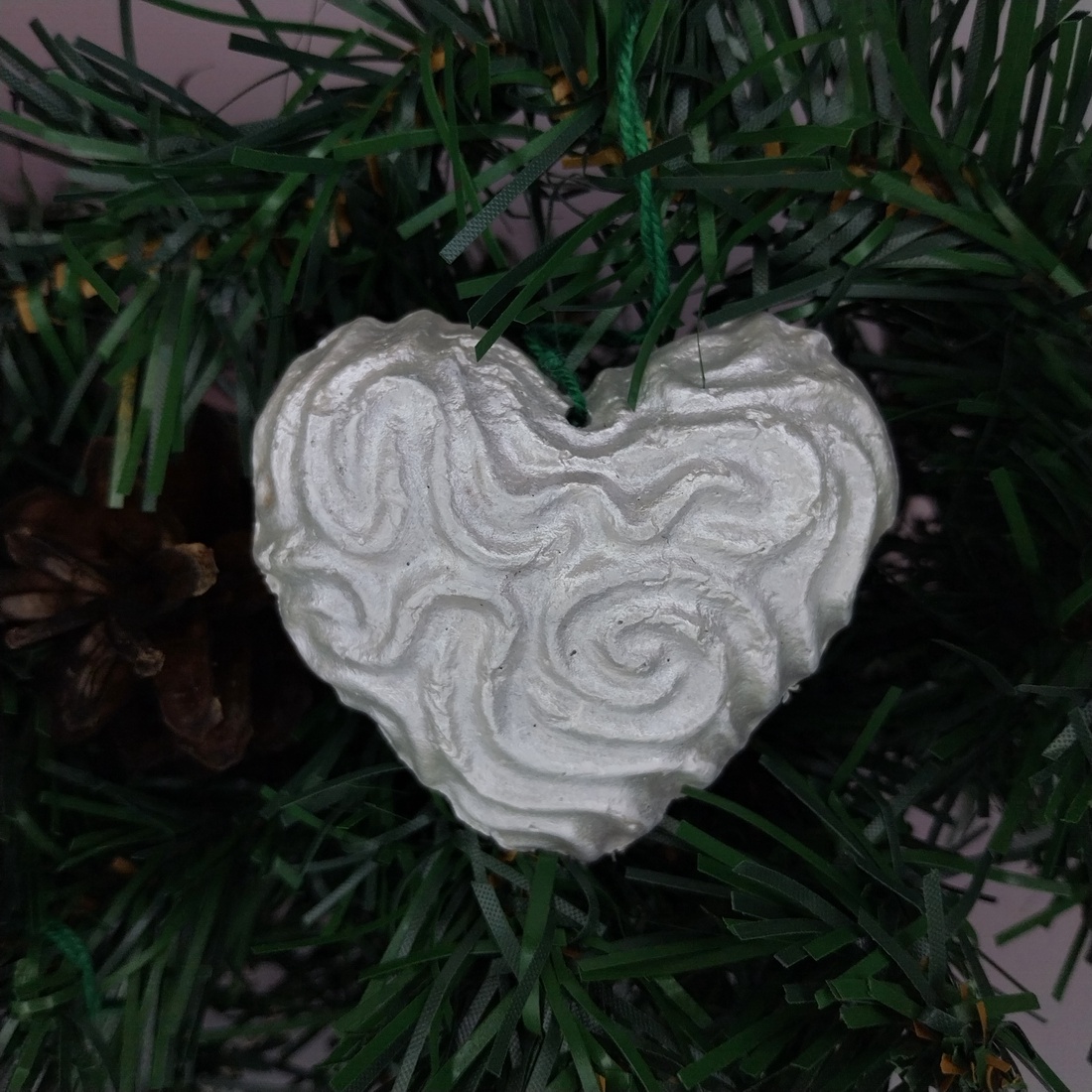 Set Globuri de Craciun,Inimioare pentru brad din papier-mâché  handmade, eco-friendly - crăciun - decorațiuni de crăciun de casă - globuri de crăciun - Artynos.ro