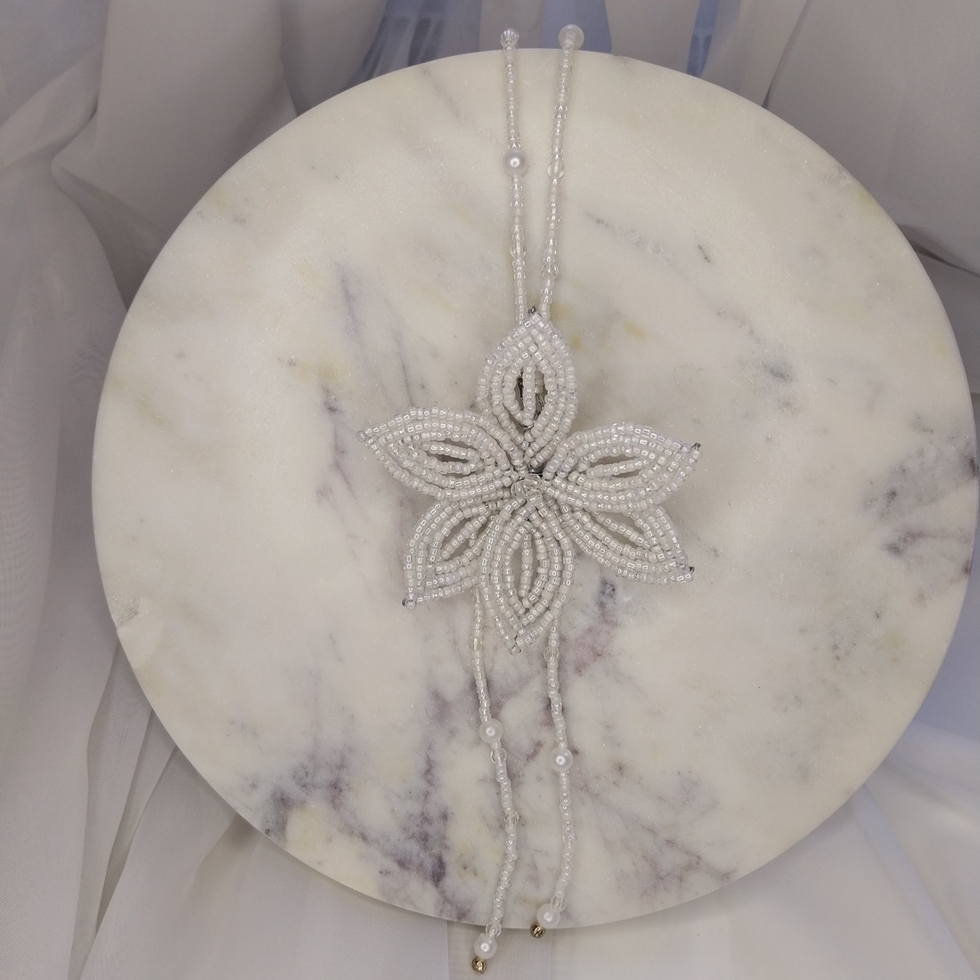 Colier lung cu floare din mărgele  - bijuterii - coliere - coliere din mărgele - Artynos.ro