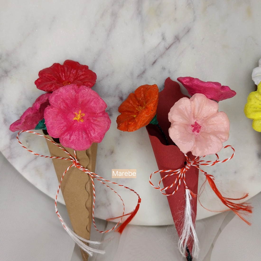 Buchet martisor cu floricele - bijuterii - mărțișor - Artynos.ro