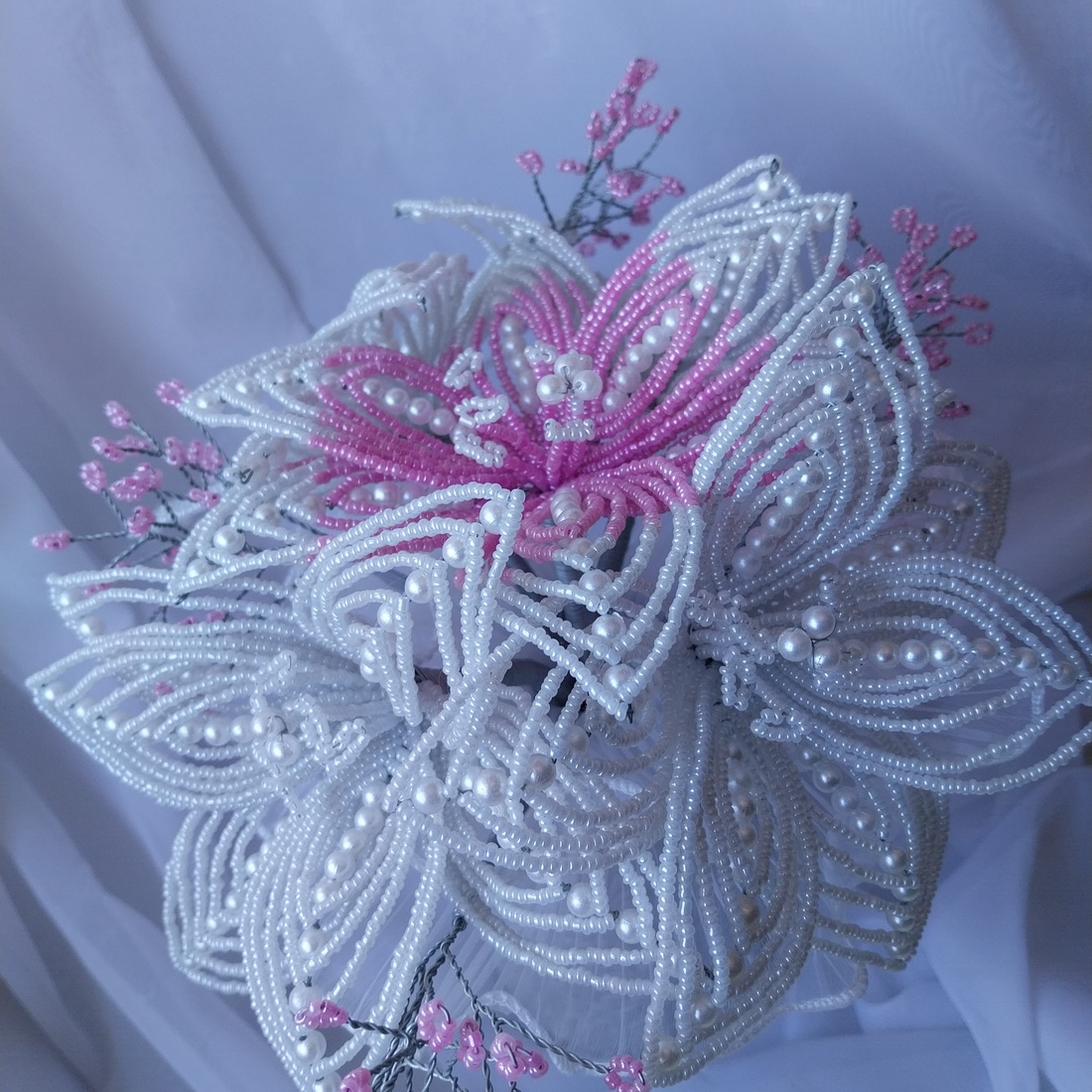 Buchet de mireasa realizat din mărgele și perle  - accesorii nuntă - buchet mireasă  - Artynos.ro