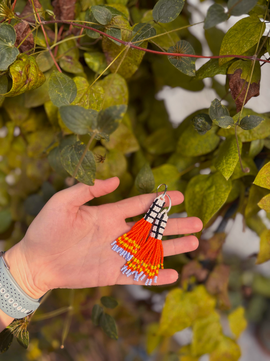 Cercei orange Raze de apus - bijuterii - cercei - cercei cu franjuri - Artynos.ro Cercei orange Raze de apus - bijuterii - cercei - cercei cu franjuri - Artynos.ro