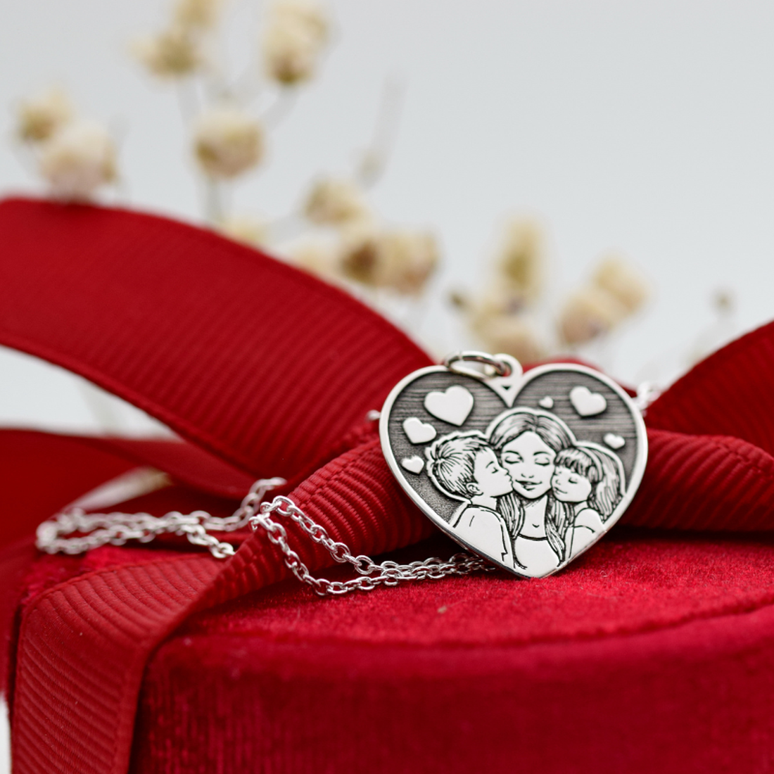 Lănțișor cu pandantiv inimioară simbol My All, Mamă, fetiță și băiețel � Argint 925 - bijuterii - coliere - coliere din argint - Artynos.ro