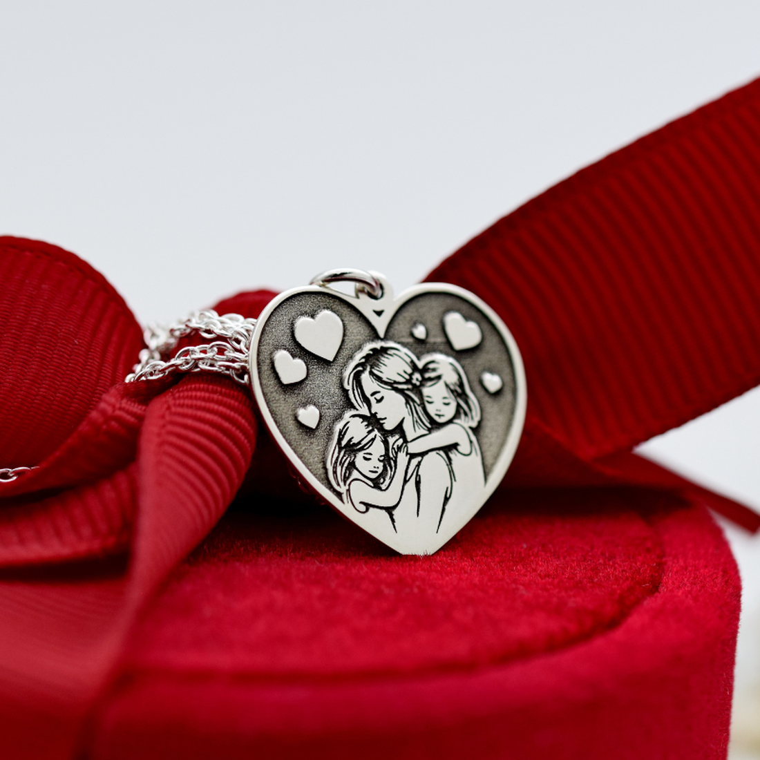 Lănțișor cu pandantiv inimioară simbol My All, Mamă și două fete � Argint 925 - bijuterii - coliere - coliere din argint - Artynos.ro