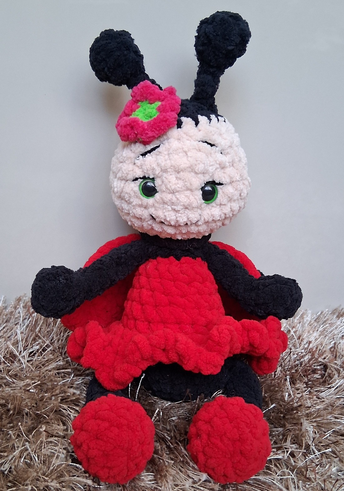 Buburuza crosetata - jucării și echipamente pentru copii - plușuri - figurine de pluș - Artynos.ro Buburuza crosetata - jucării și echipamente pentru copii - plușuri - figurine de pluș - Artynos.ro