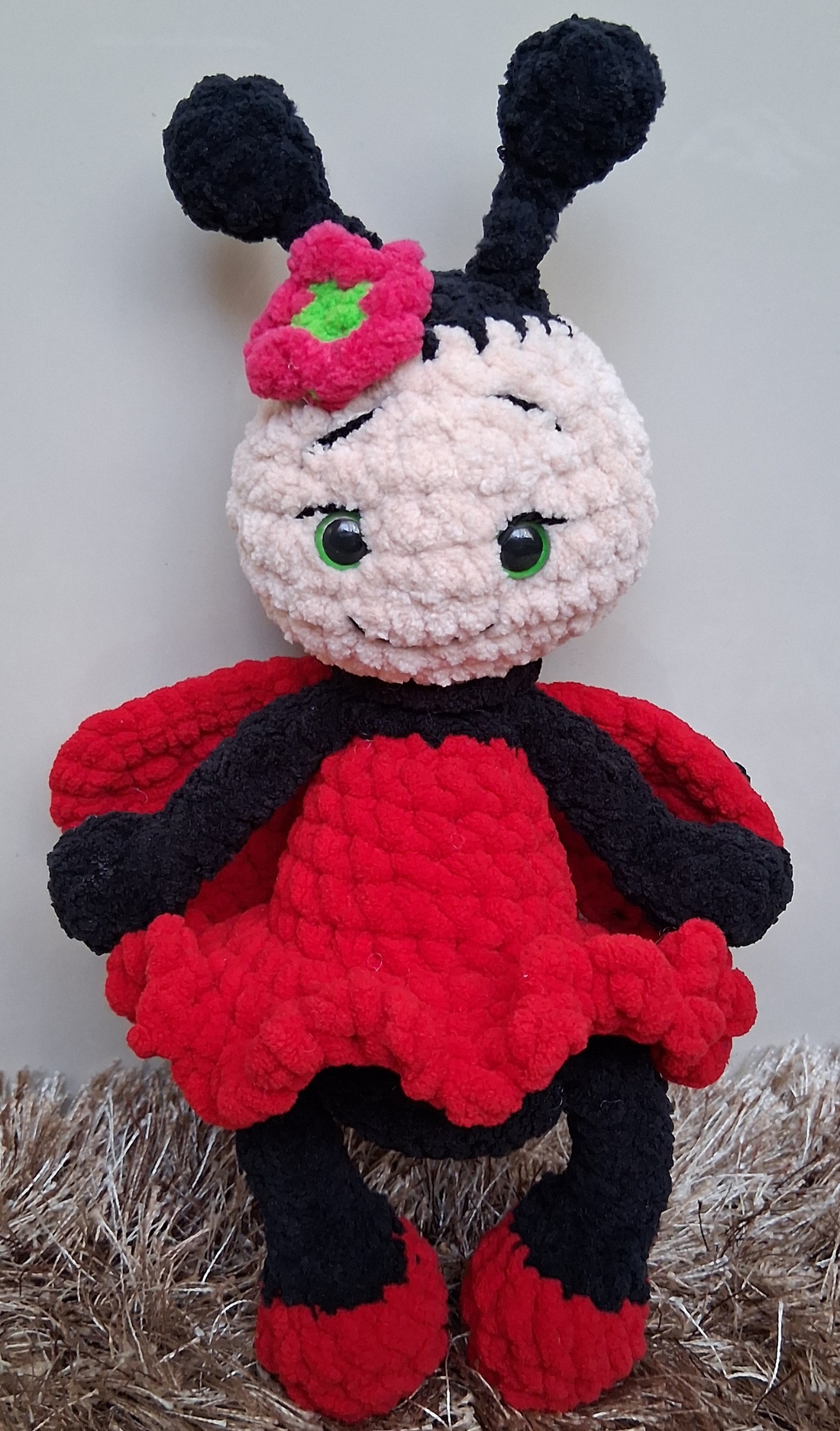 Buburuza crosetata - jucării și echipamente pentru copii - plușuri - figurine de pluș - Artynos.ro Buburuza crosetata - jucării și echipamente pentru copii - plușuri - figurine de pluș - Artynos.ro