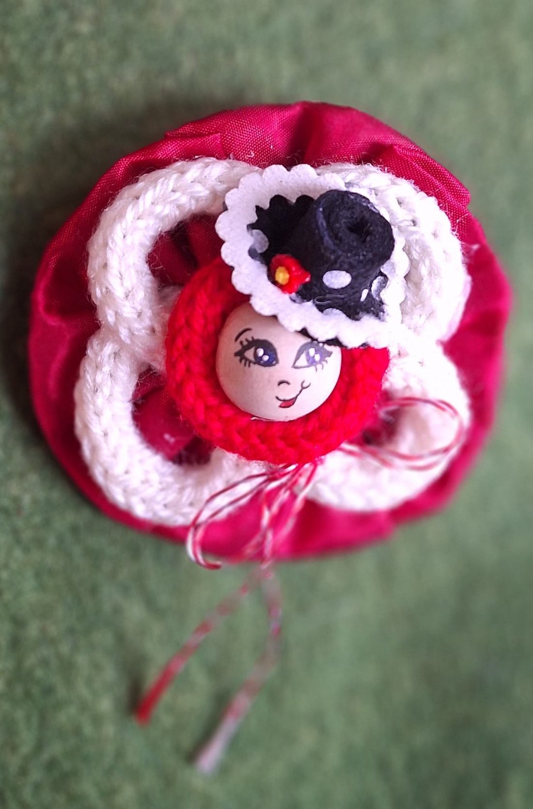 Mărțișoare - flori vesele - bijuterii - mărțișor - Artynos.ro