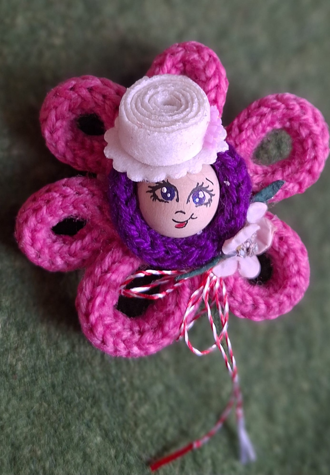 Mărțișoare - flori vesele - bijuterii - mărțișor - Artynos.ro