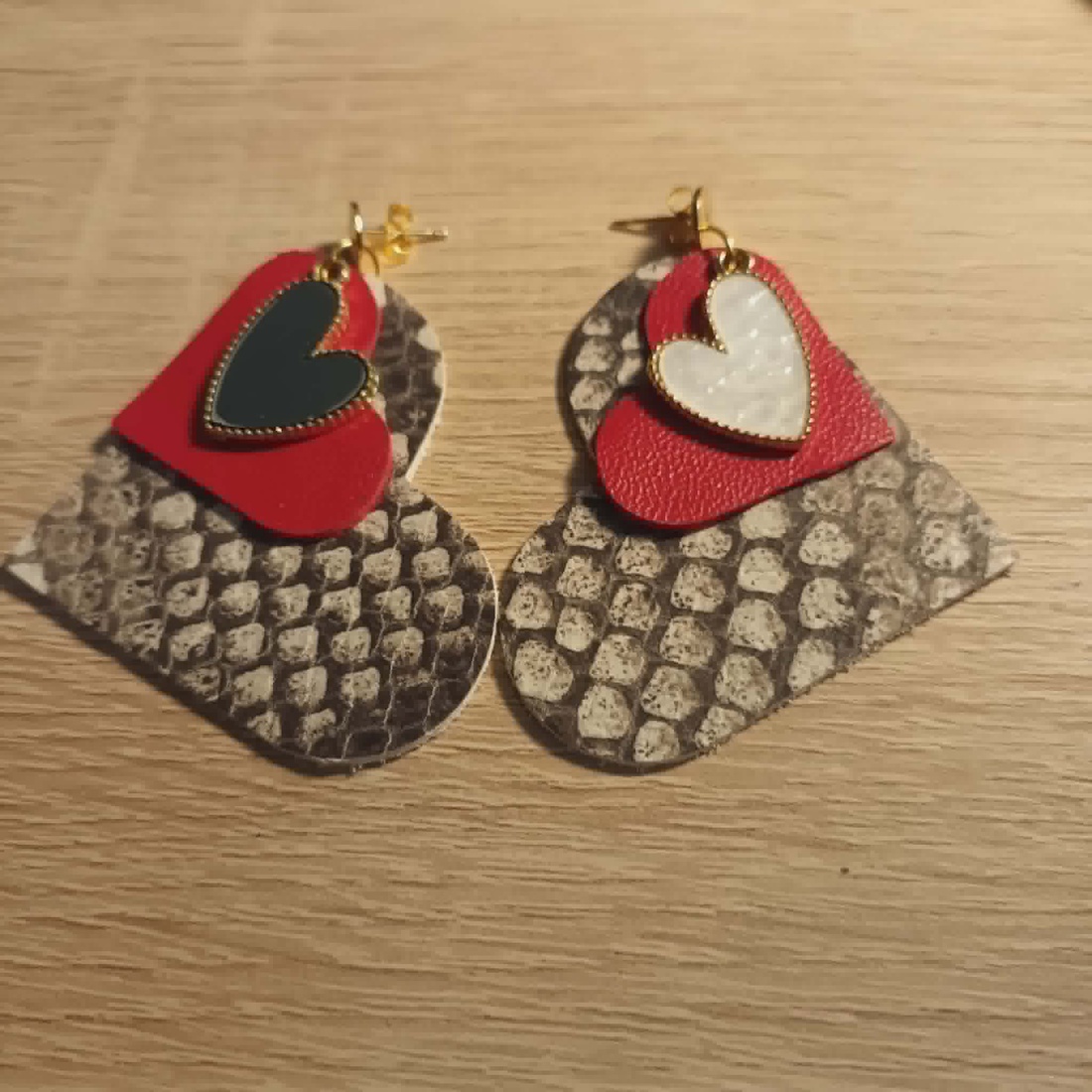 cercei din  piele naturală  - bijuterii - cercei - cercei lungi - Artynos.ro