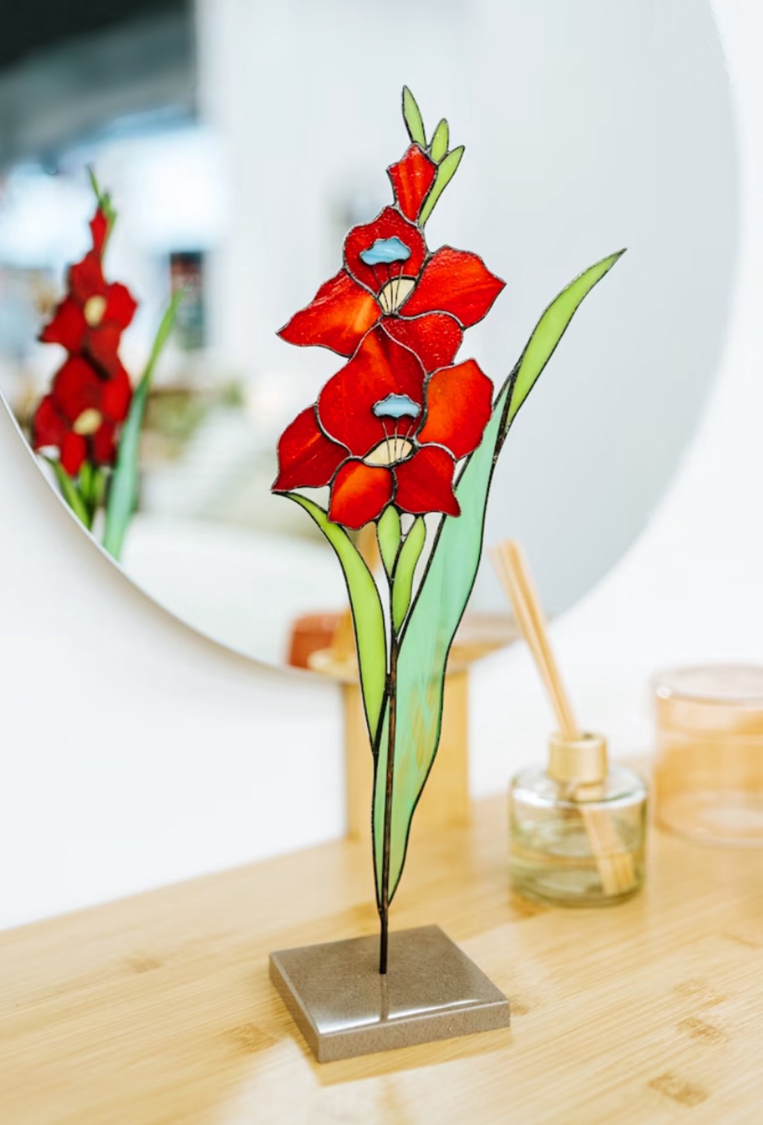 Decor de masă cu flori de sabie - - Artynos.ro Decor de masă cu flori de sabie - - Artynos.ro