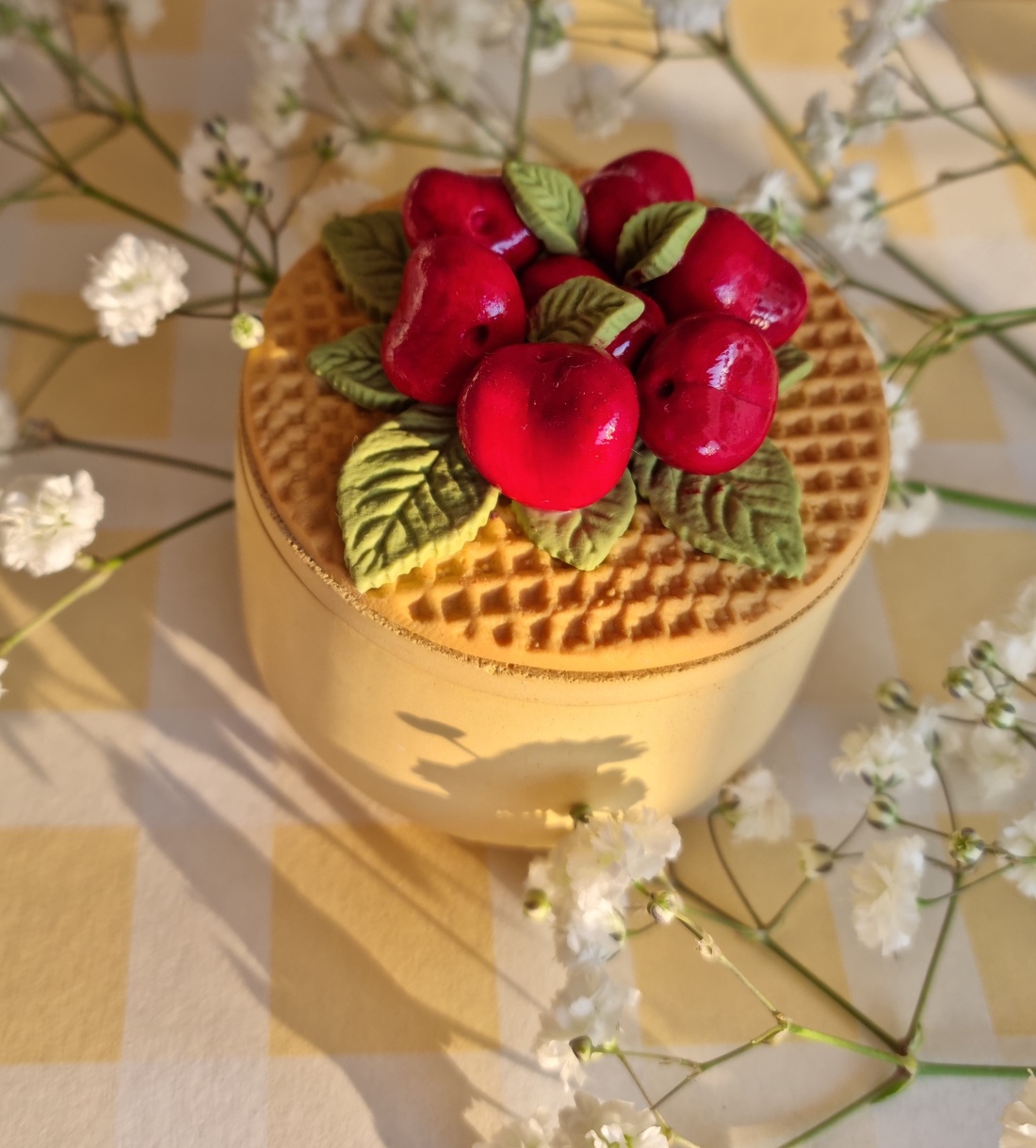 Lumânare cu multe cireșe - casă & stil de viață - lumânări, parfumuri, arome - lumânare - lumânări artizanale - Artynos.ro Lumânare cu multe cireșe - casă & stil de viață - lumânări, parfumuri, arome - lumânare - lumânări artizanale - Artynos.ro