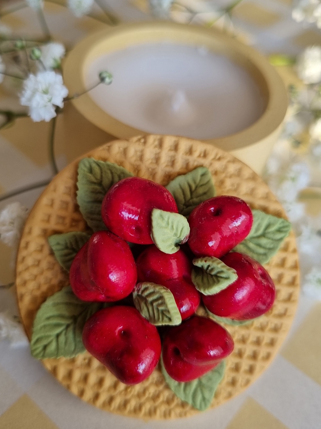 Lumânare cu multe cireșe - casă & stil de viață - lumânări, parfumuri, arome - lumânare - lumânări artizanale - Artynos.ro Lumânare cu multe cireșe - casă & stil de viață - lumânări, parfumuri, arome - lumânare - lumânări artizanale - Artynos.ro