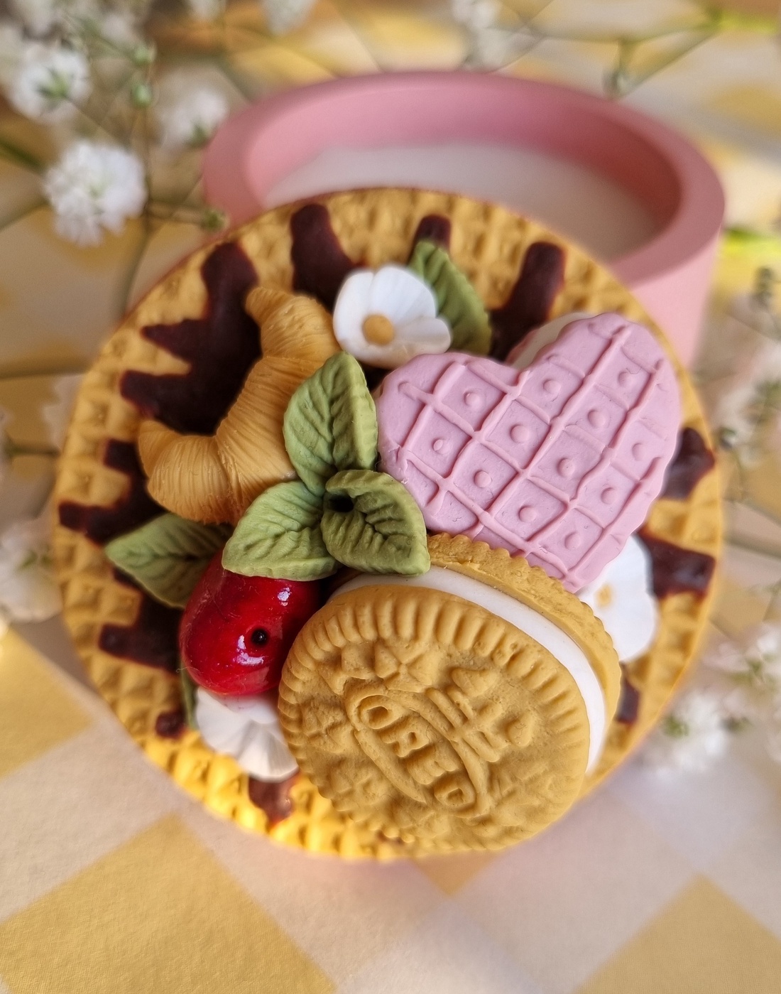 Lumânare cu dulciuri și cireșe - casă & stil de viață - lumânări, parfumuri, arome - lumânare - lumânări artizanale - Artynos.ro Lumânare cu dulciuri și cireșe - casă & stil de viață - lumânări, parfumuri, arome - lumânare - lumânări artizanale - Artynos.ro