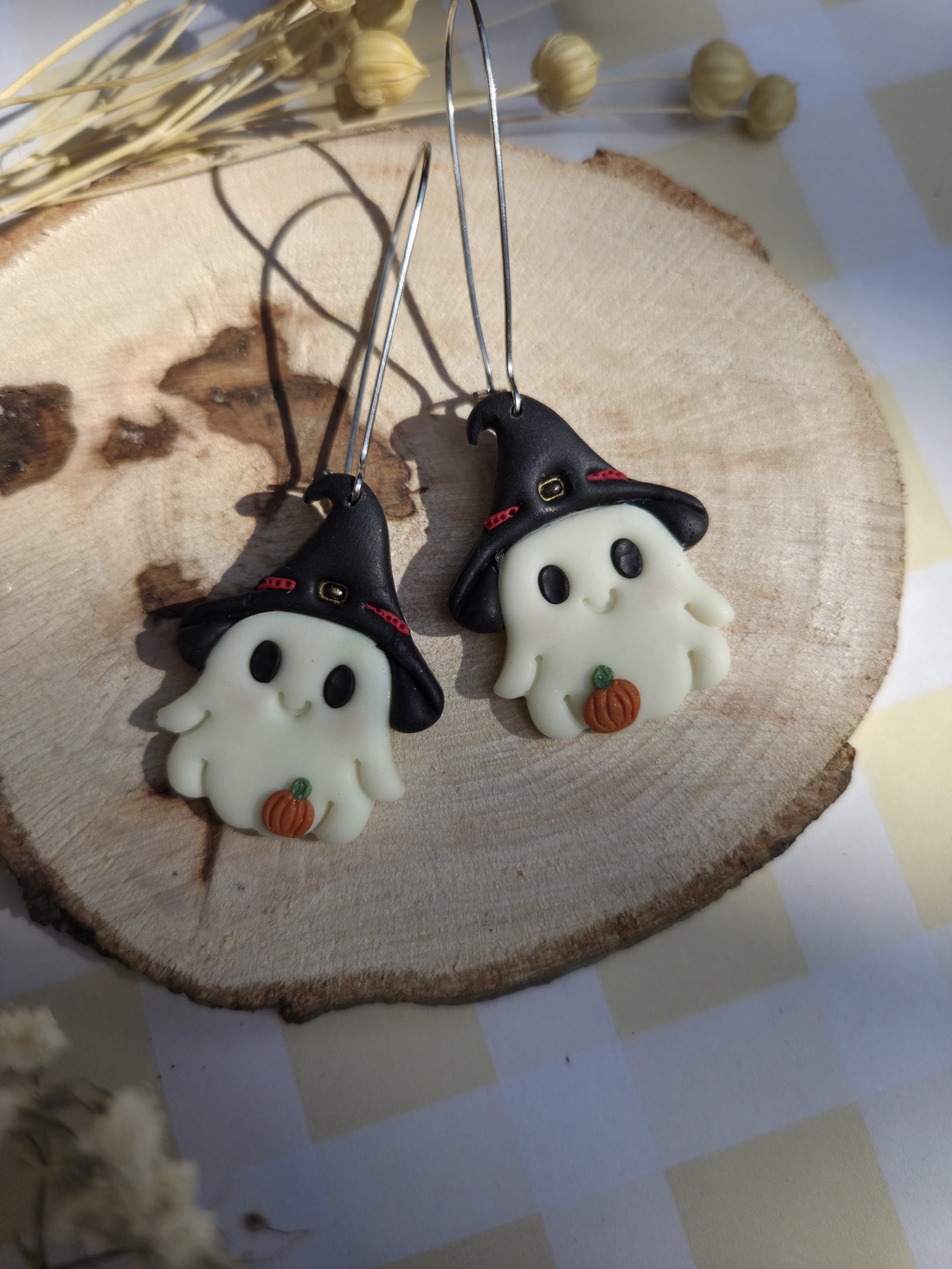 Cercei happy ghost - bijuterii - cercei - cercei hoops - Artynos.ro Cercei happy ghost - bijuterii - cercei - cercei hoops - Artynos.ro