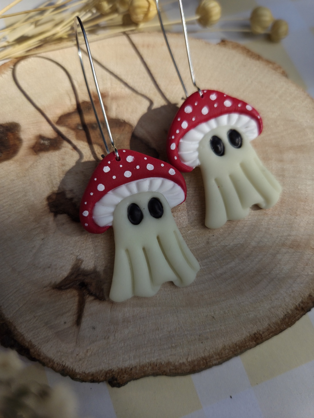 Cercei mashroom ghost - bijuterii - cercei - cercei hoops - Artynos.ro Cercei mashroom ghost - bijuterii - cercei - cercei hoops - Artynos.ro