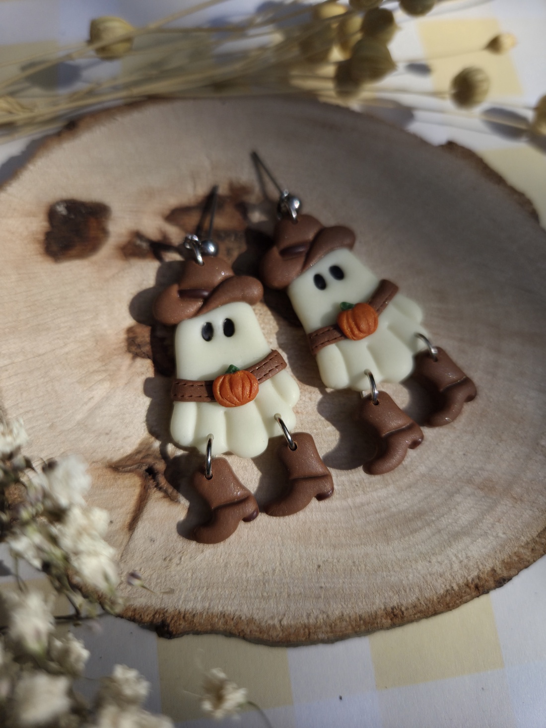 Cercei cowboy ghost - bijuterii - cercei - cercei hoops - Artynos.ro Cercei cowboy ghost - bijuterii - cercei - cercei hoops - Artynos.ro