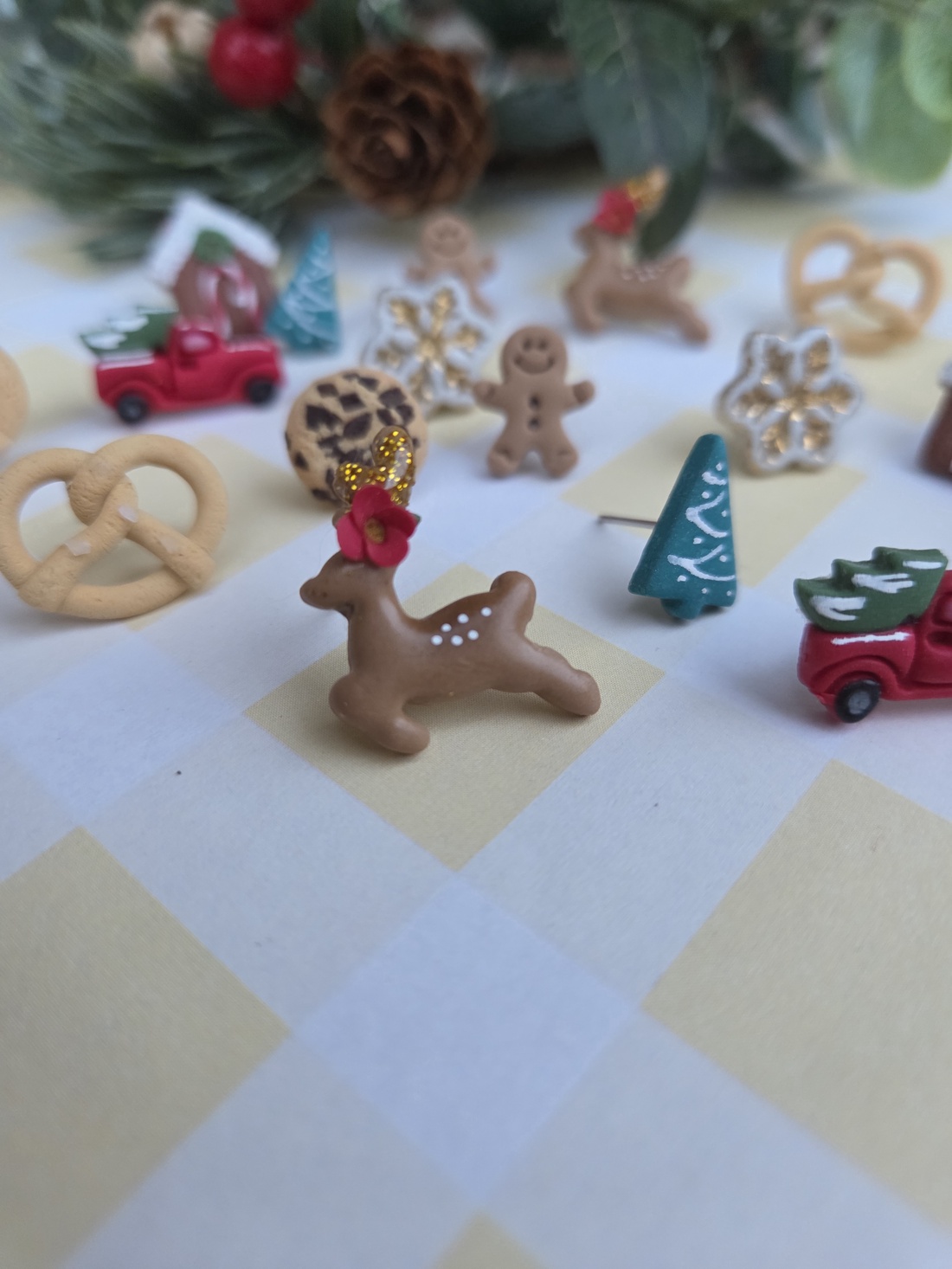 Cercei țintă ren - crăciun - cadouri de moș crăciun - cadouri de moș crăciun - Artynos.ro