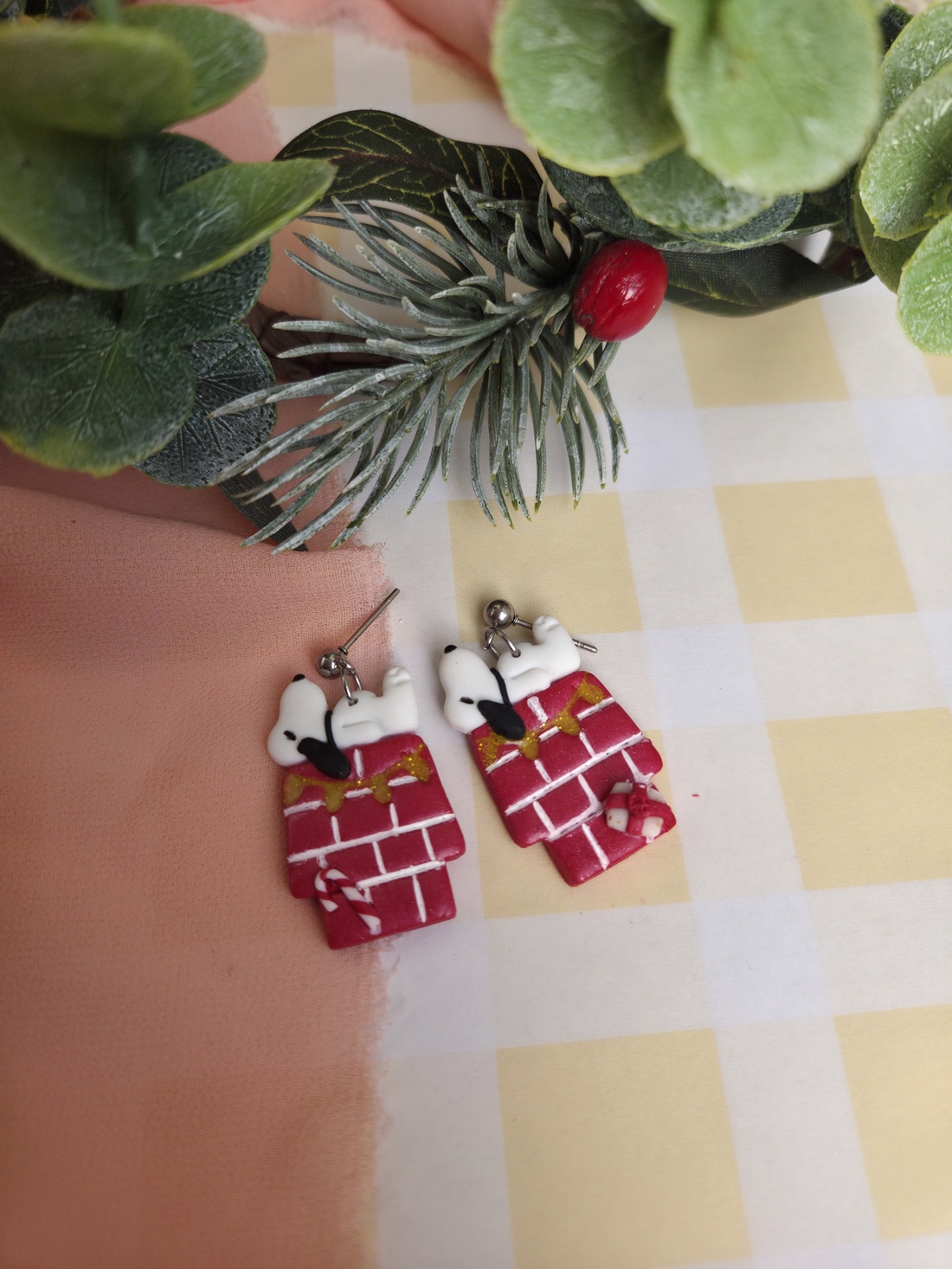 Cercei Xmas Snoopy - crăciun - cadouri de moș crăciun - cadouri de moș crăciun - Artynos.ro