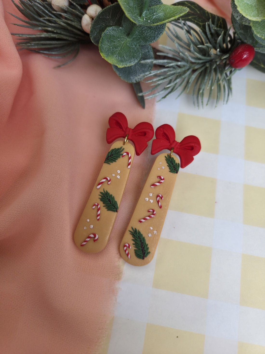 Cercei lungi cu pattern de Crăciun și fundiță - crăciun - cadouri de moș crăciun - cadouri de moș crăciun - Artynos.ro