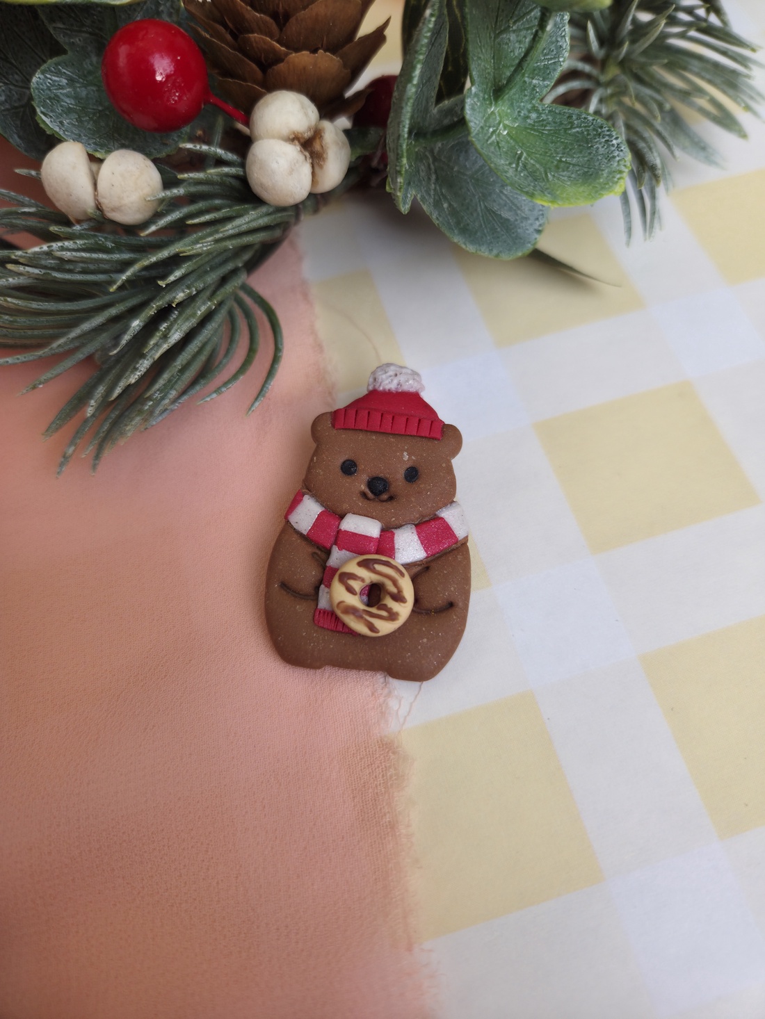 Broșă ursuleț zărneștean - crăciun - cadouri de moș crăciun - cadouri de moș crăciun - Artynos.ro