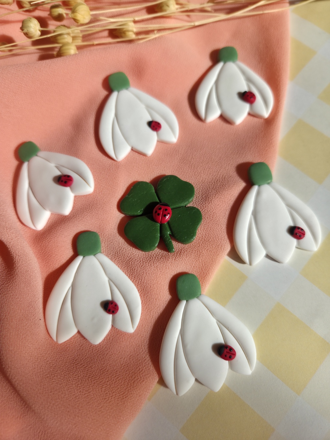 Broșă Mărțișor trifoi - bijuterii - mărțișor - Artynos.ro