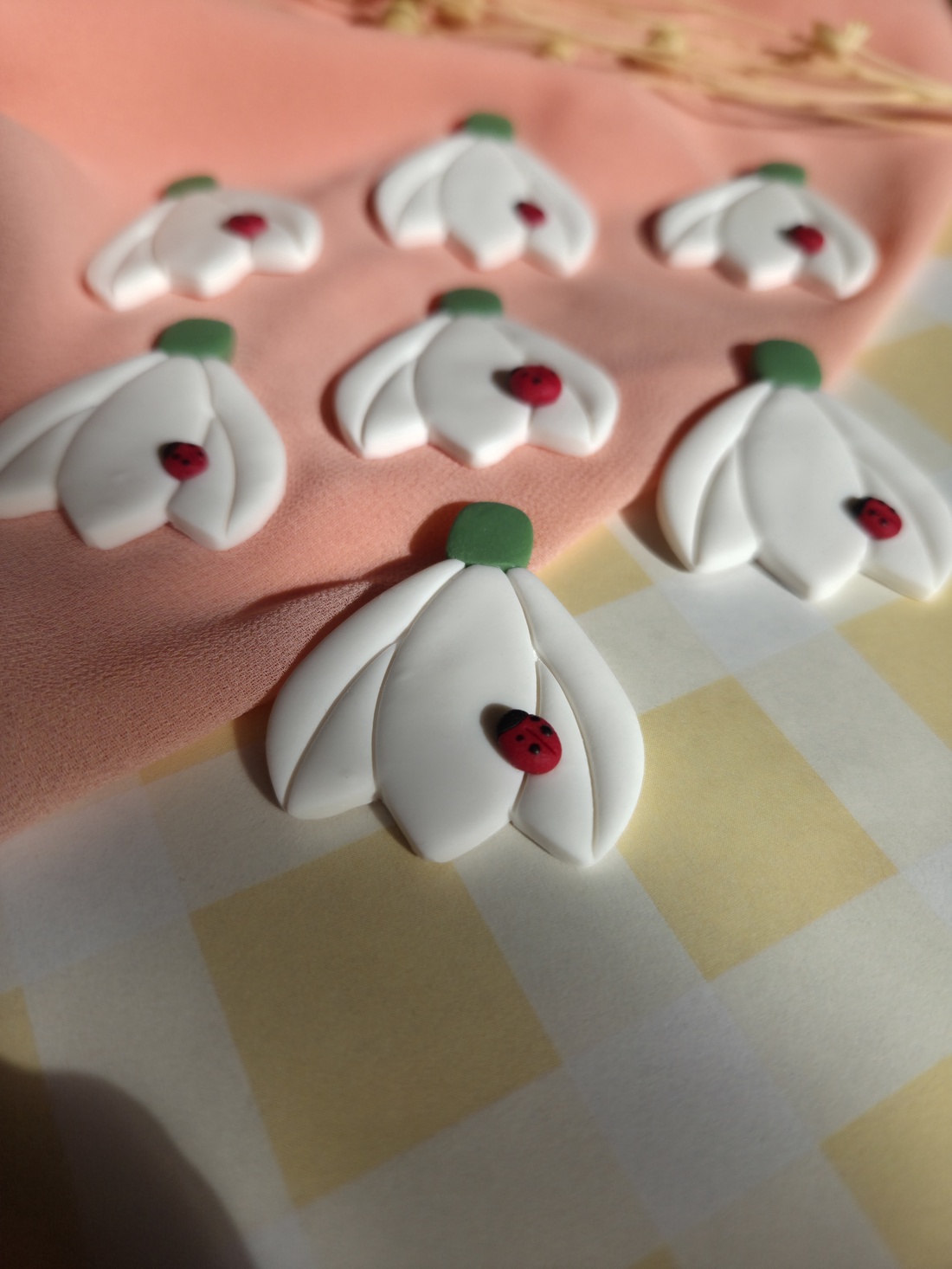 Broșă Mărțișor Ghiocel - bijuterii - mărțișor - Artynos.ro