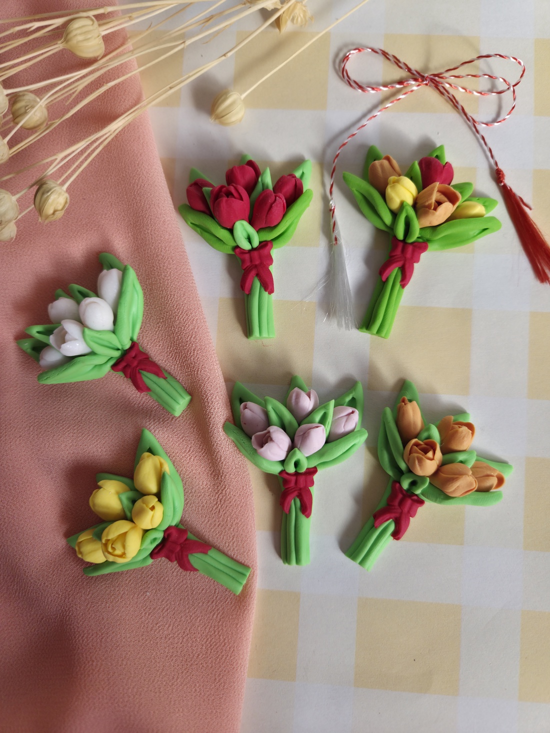 Broșă Mărțișor buchet de lalele - bijuterii - mărțișor - Artynos.ro