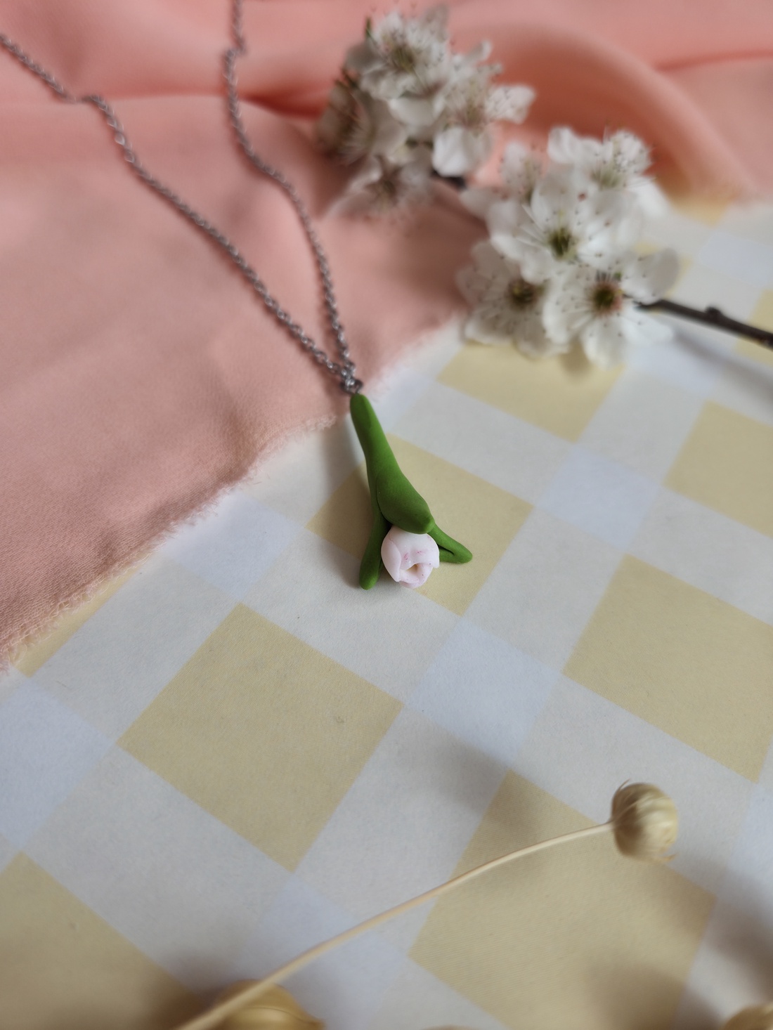 Colier cu lalea albă - bijuterii - coliere - pandative - Artynos.ro
