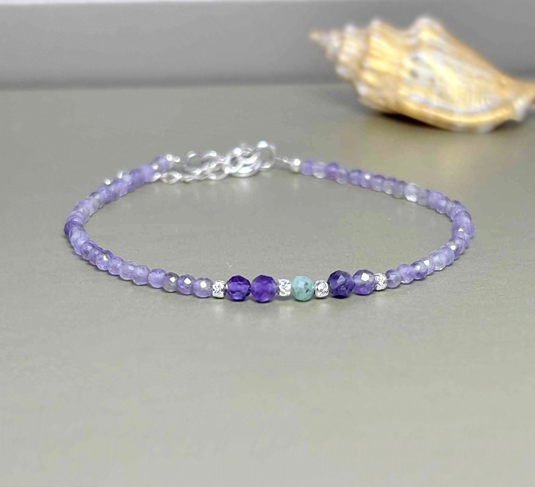 Bratara argint, ametist si smarald. - bijuterii - brățări - brățări din mărgele - Artynos.ro