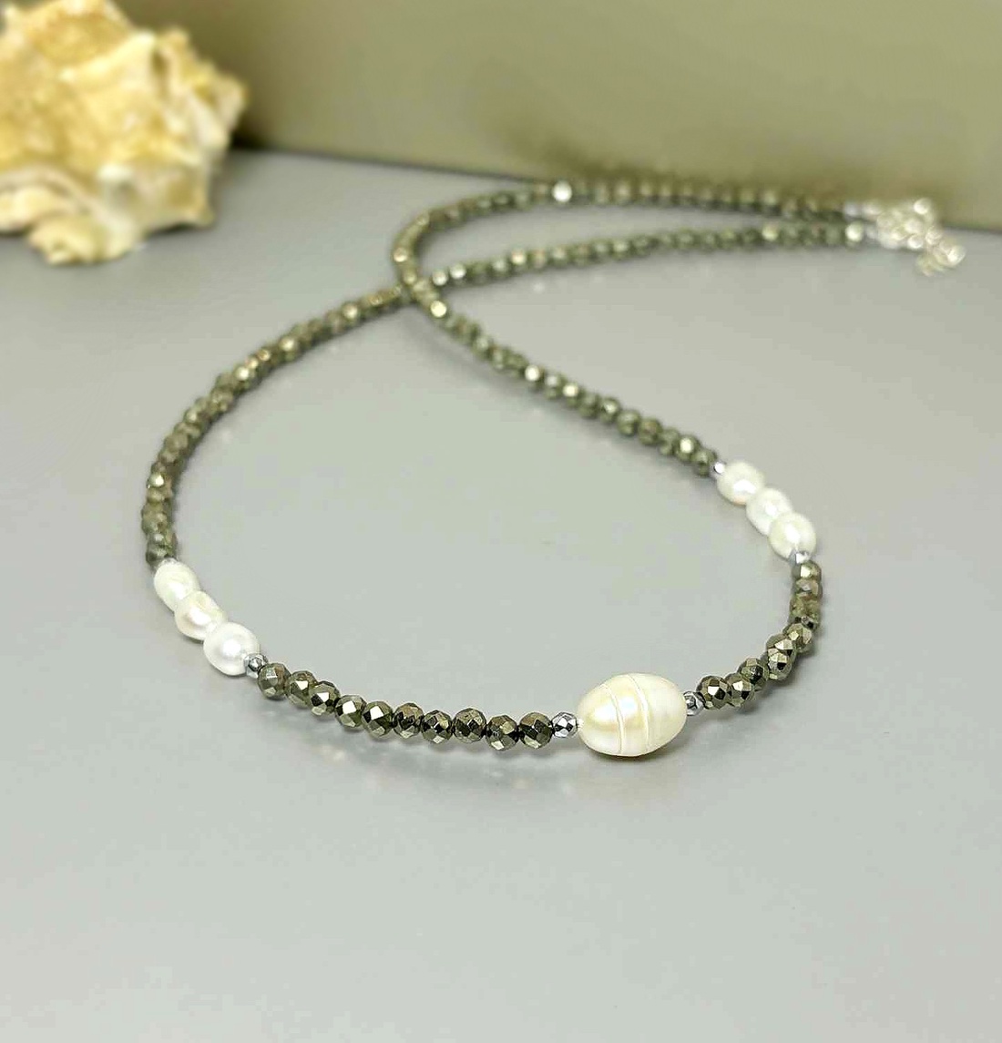 Colier pirita fatetata si perle - bijuterii - coliere - coliere din pietre semiprețioase - Artynos.ro