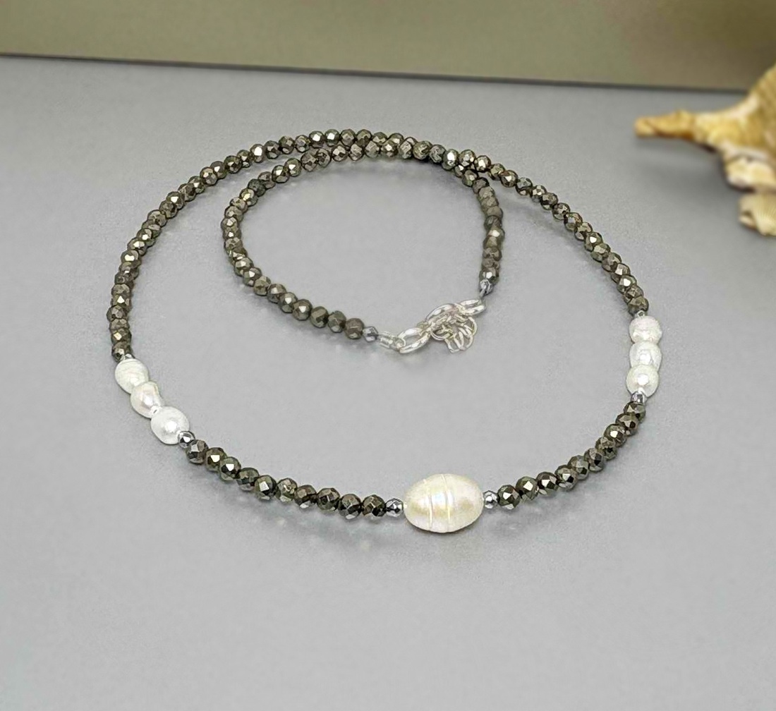 Colier pirita fatetata si perle - bijuterii - coliere - coliere din pietre semiprețioase - Artynos.ro