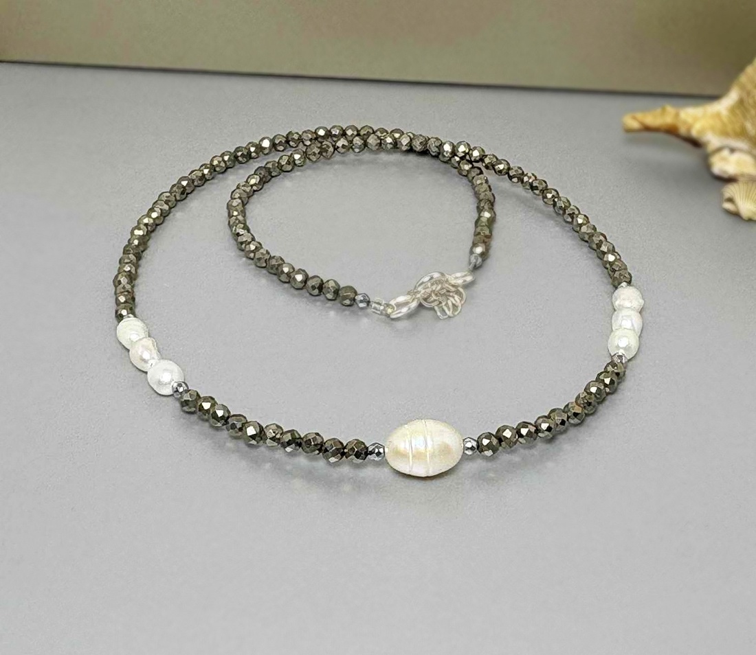 Colier pirita fatetata si perle - bijuterii - coliere - coliere din pietre semiprețioase - Artynos.ro