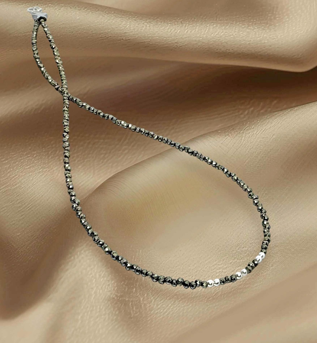 Colier minimalist din pirita fatetata - bijuterii - coliere - coliere din pietre semiprețioase - Artynos.ro